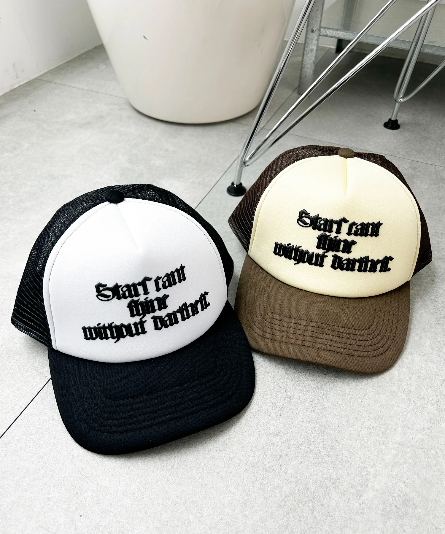 オールドイングリッシュロゴメッシュキャップ - Image 3
