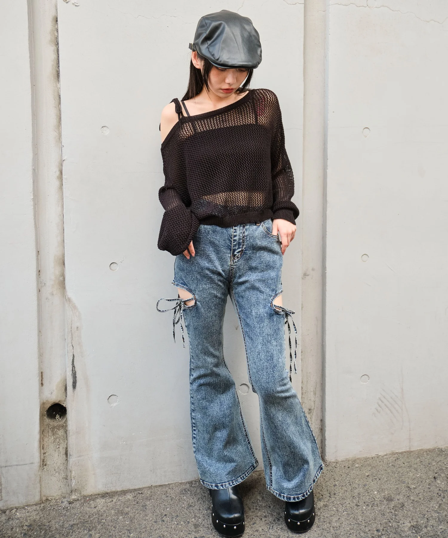 カットアウトリボンストレッチデニムフレアパンツ - Image 13