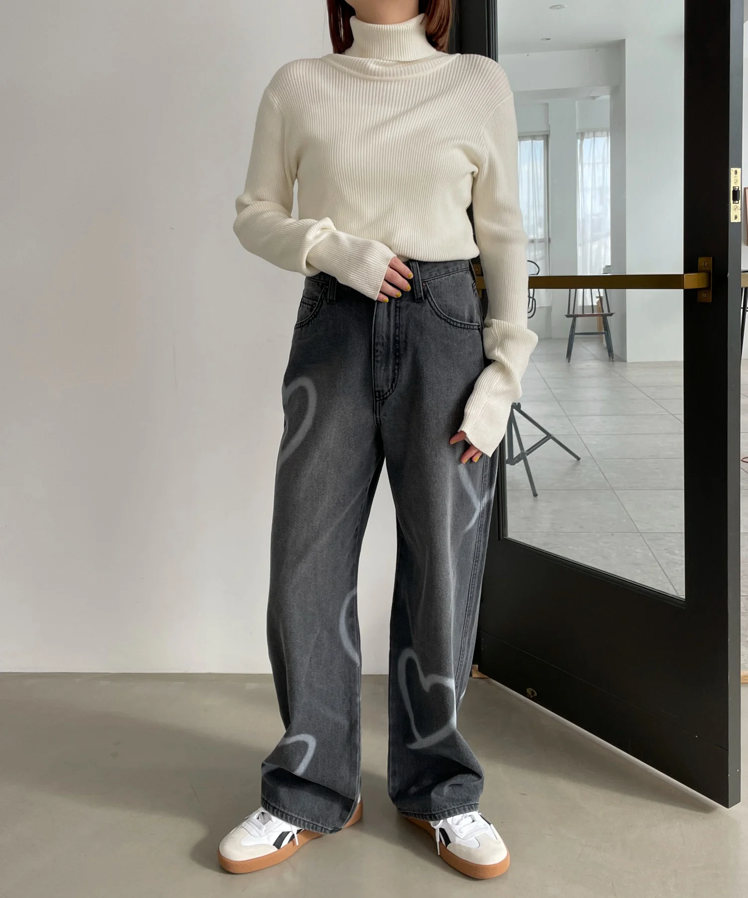 スプレーペイントストレートデニムパンツ - Image 4
