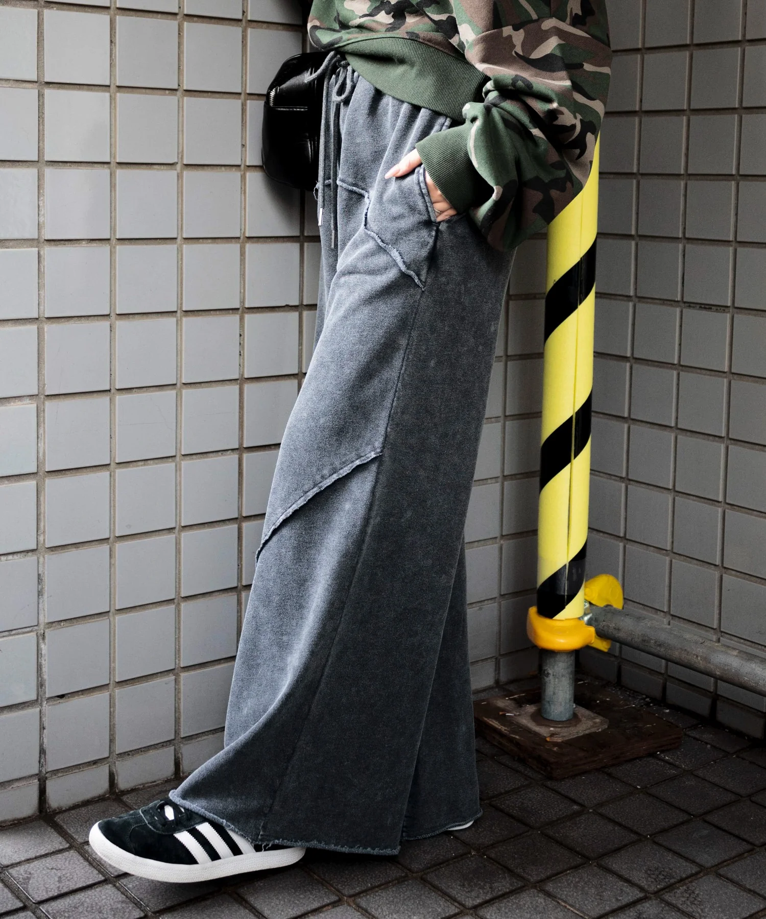 ヴィンテージウォッシュスウェットワイドパンツ - Image 18