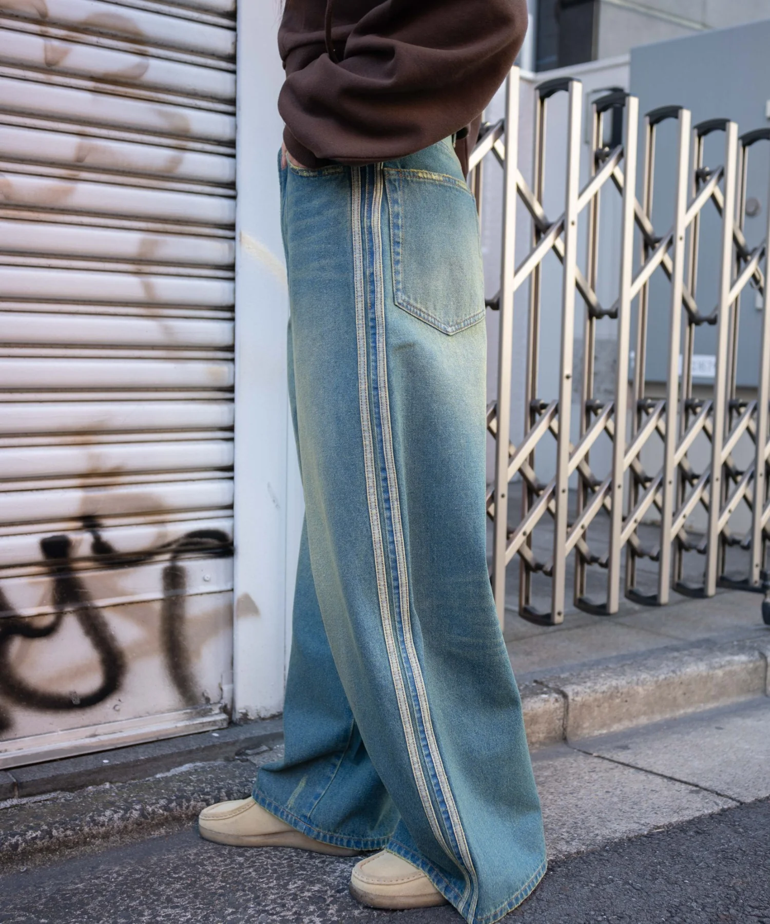 サイドラインワイドデニムパンツ - Image 27