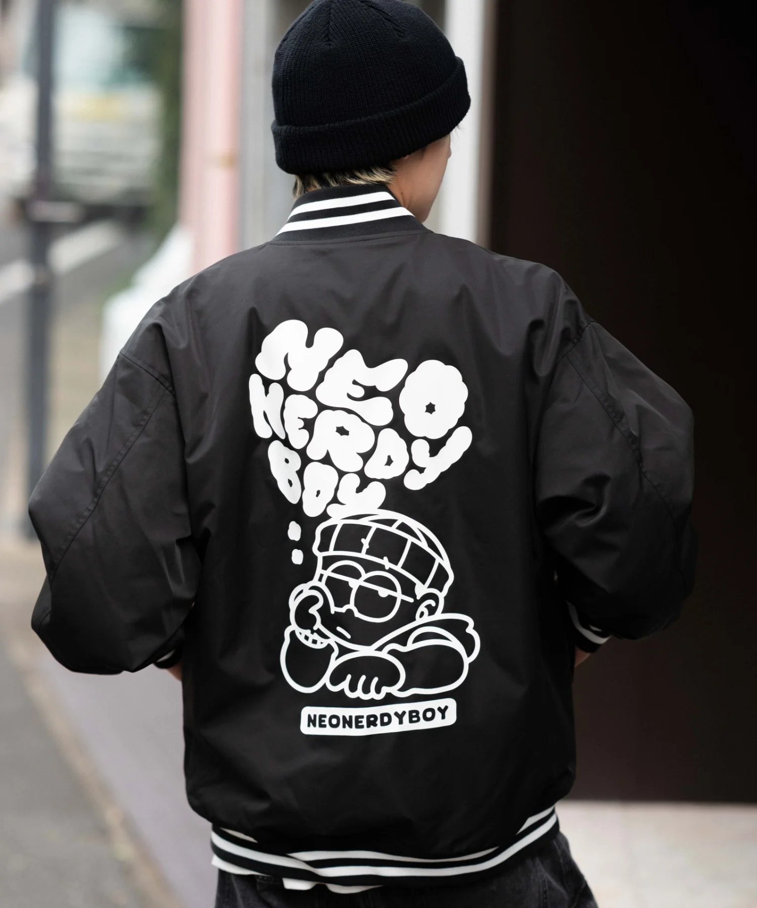 グラフィックパファースタジャン - Image 3