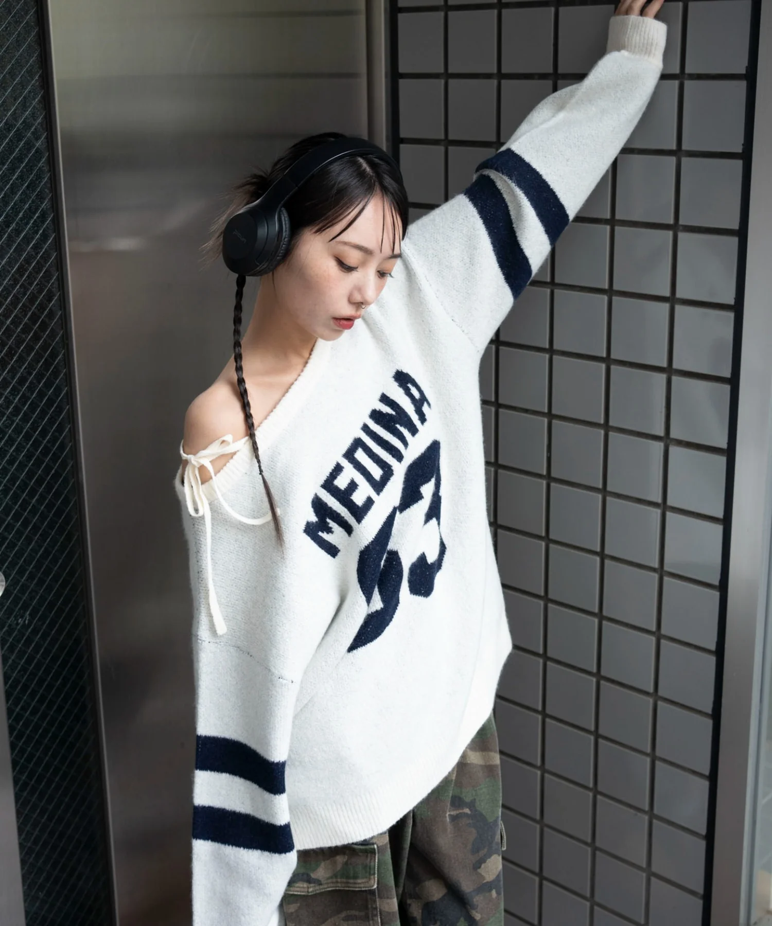 フラッフィー2WAYグラフィックワンショルBIGニット - Image 13