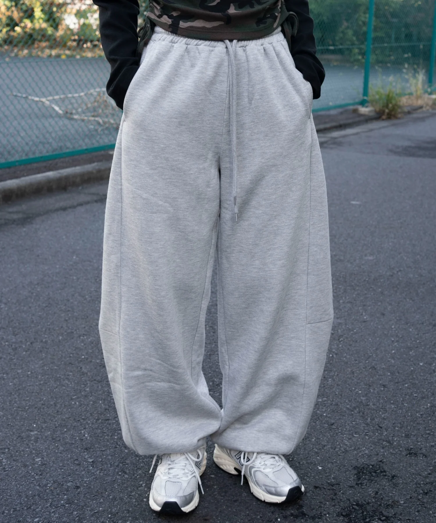 裏起毛カーブデザインスウェットパンツ - Image 11