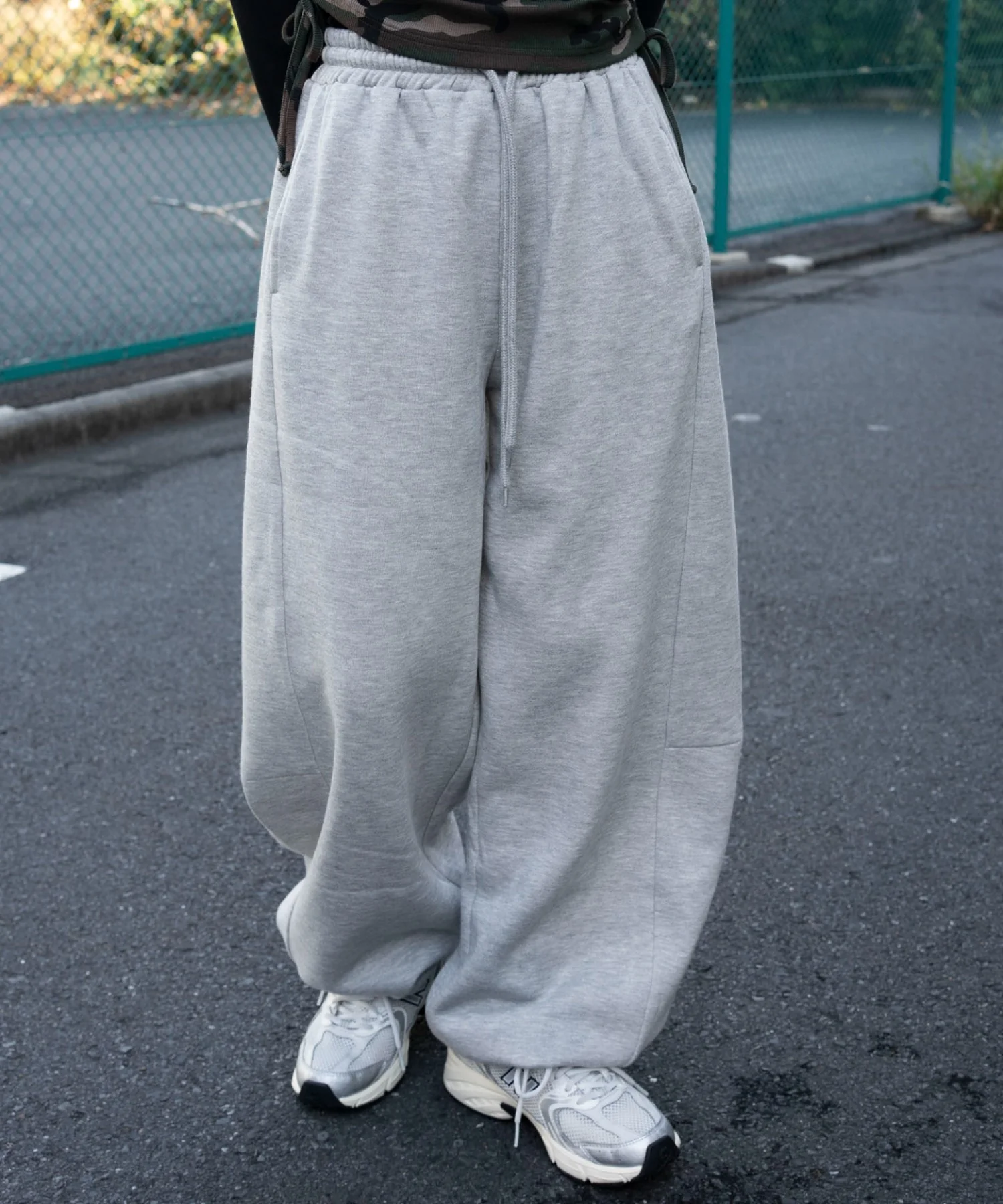 裏起毛カーブデザインスウェットパンツ - Image 12
