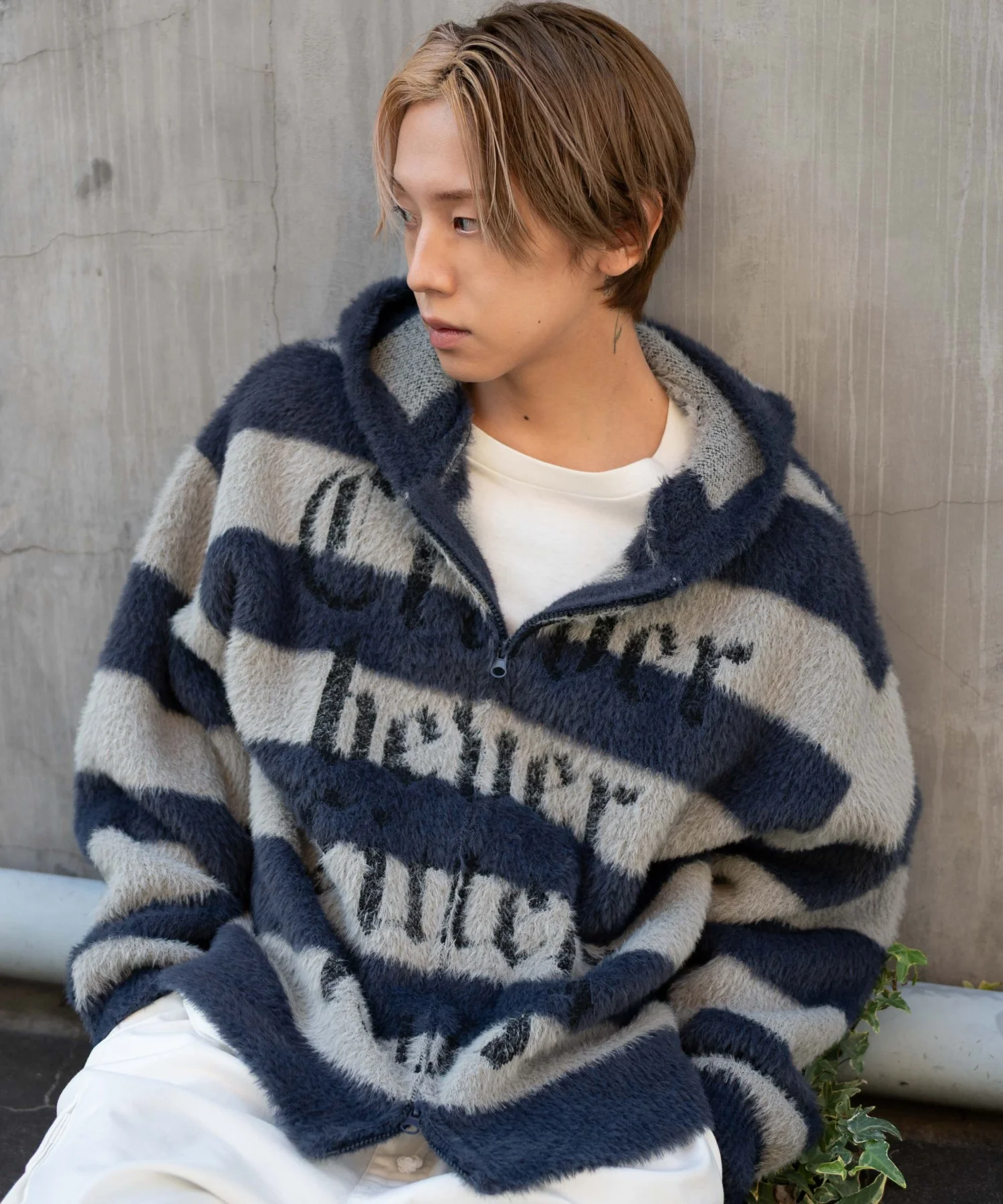 シャギーグラフィックZIPパーカー - Image 27