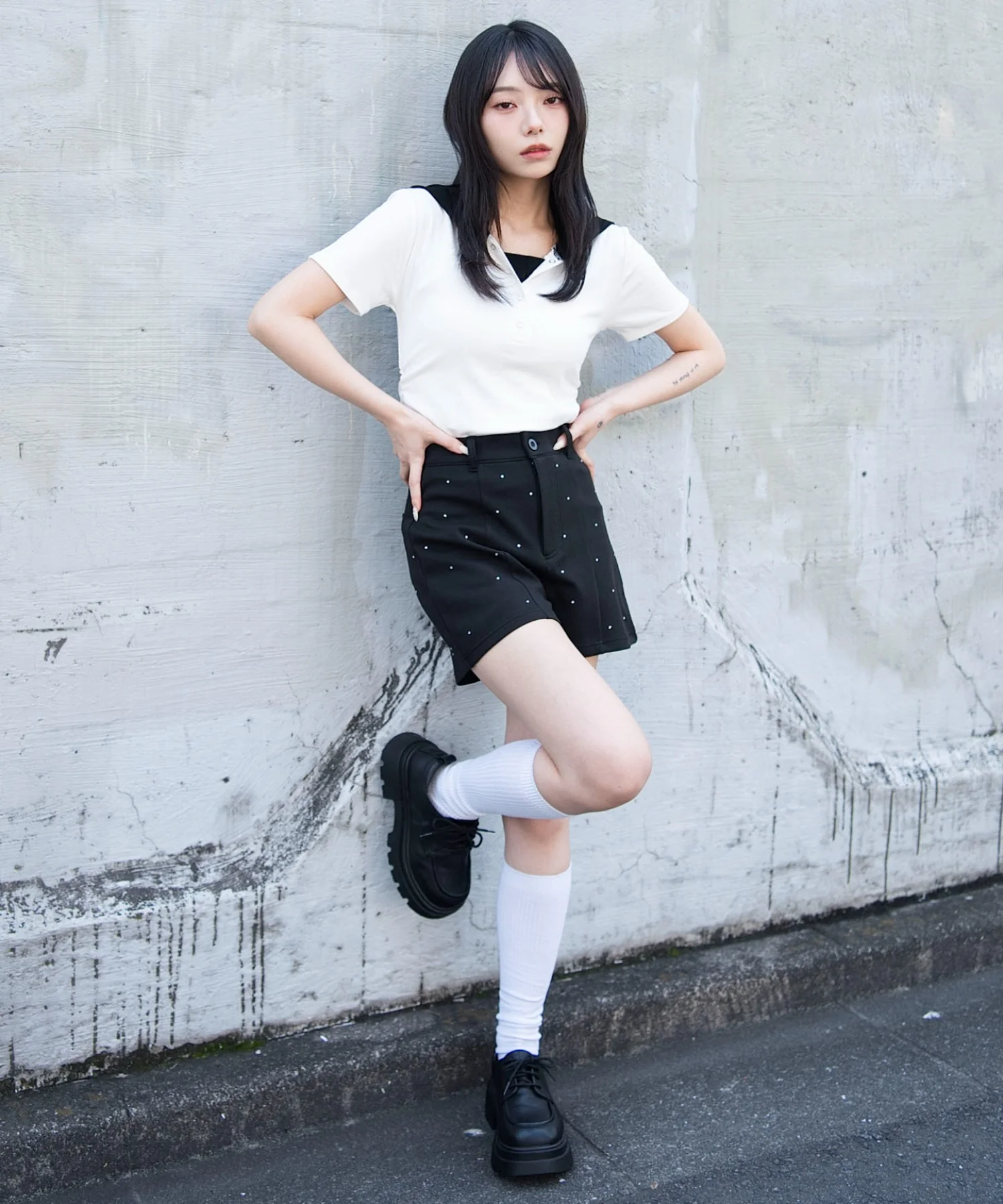 ラインストーンマイクロショートパンツ - Image 2