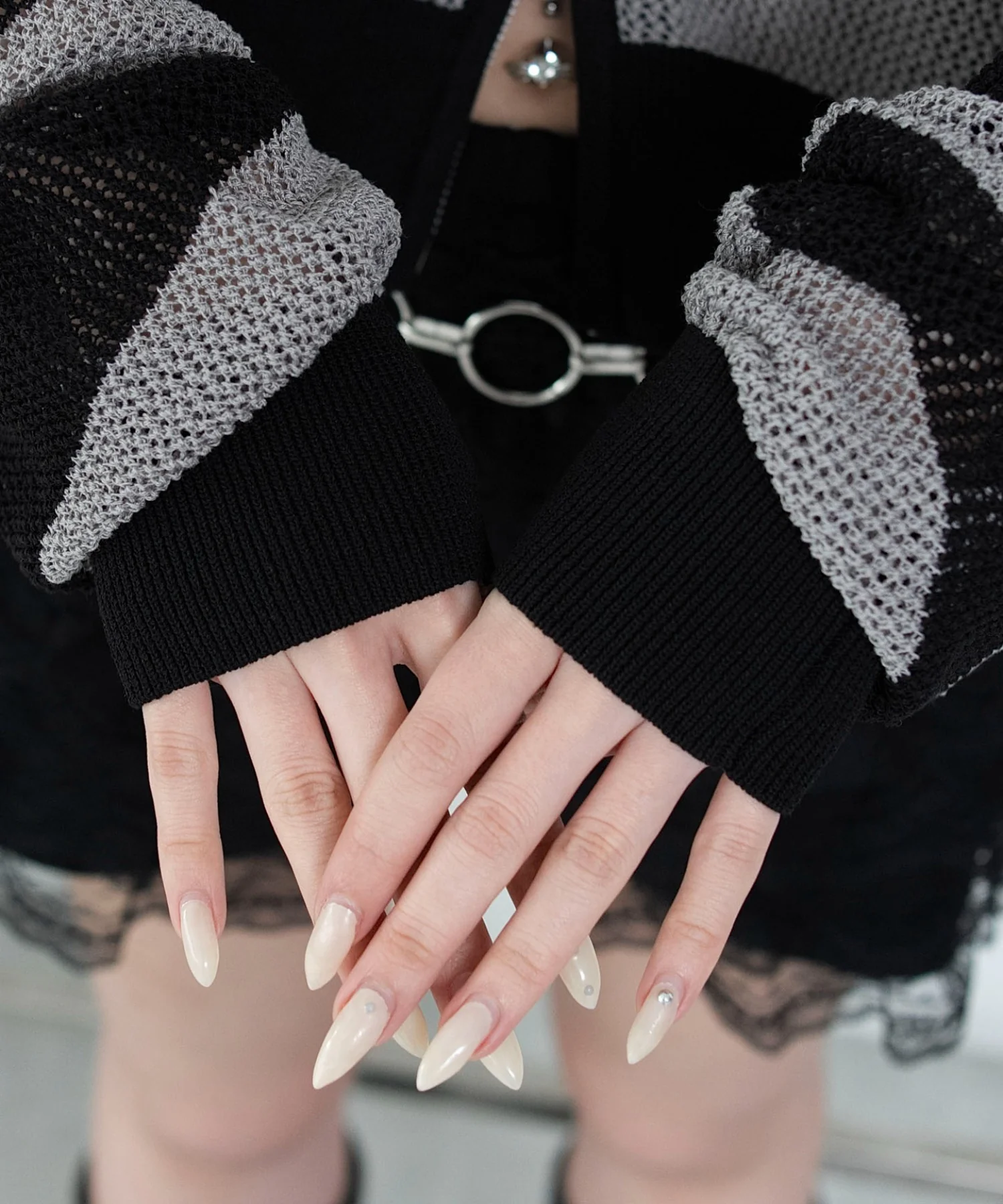 刺繍ロゴメッシュニットパーカー - Image 6