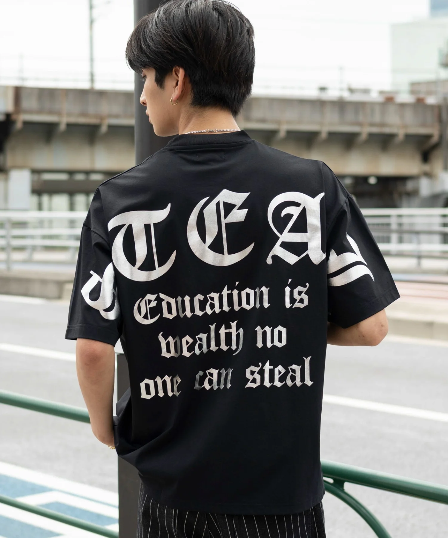 アクセ付きBIGロゴT(SS) - Image 2
