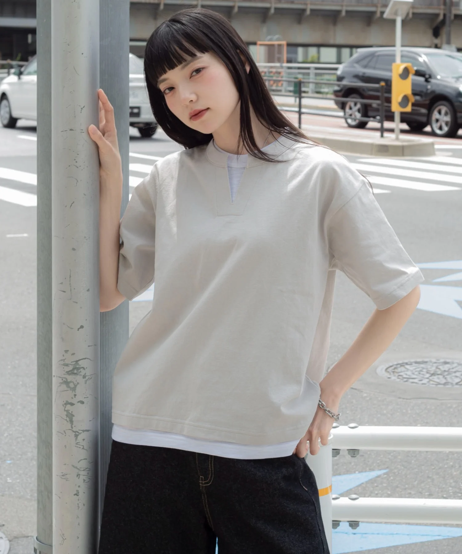 フェイクレイヤードキーネックT（SS） - Image 2