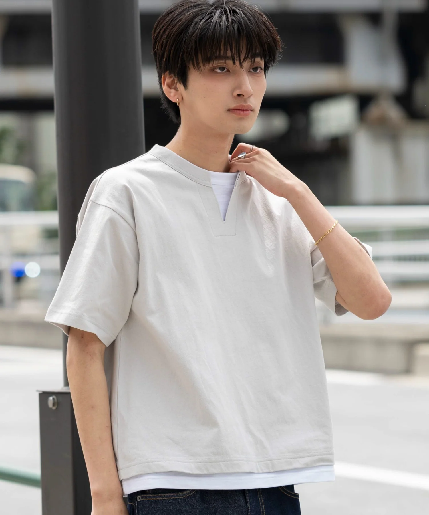 フェイクレイヤードキーネックT（SS） - Image 3