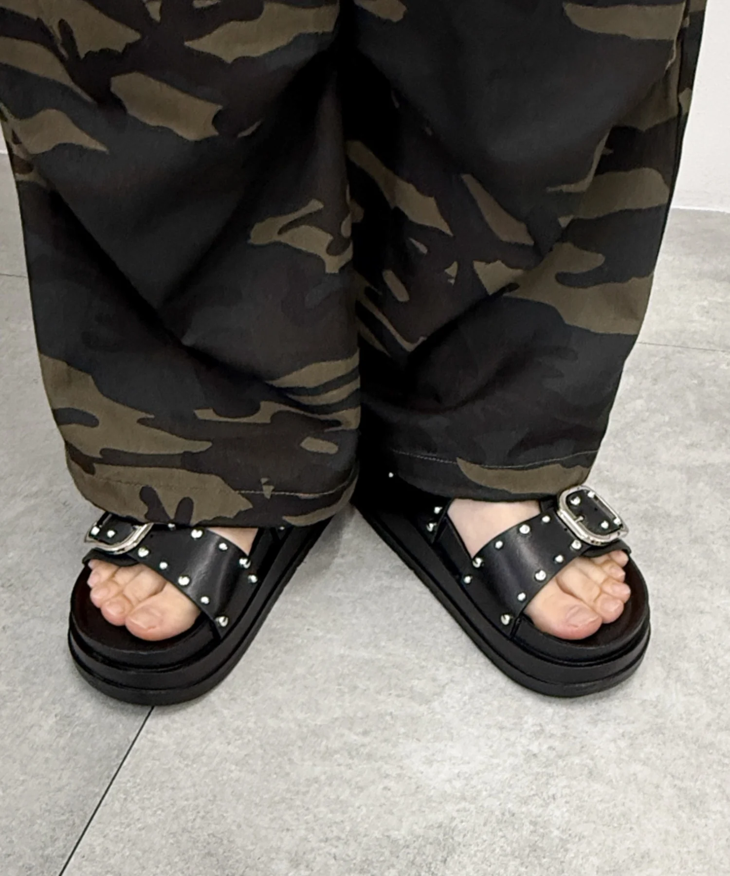 スタッズベルトサンダル - Image 20