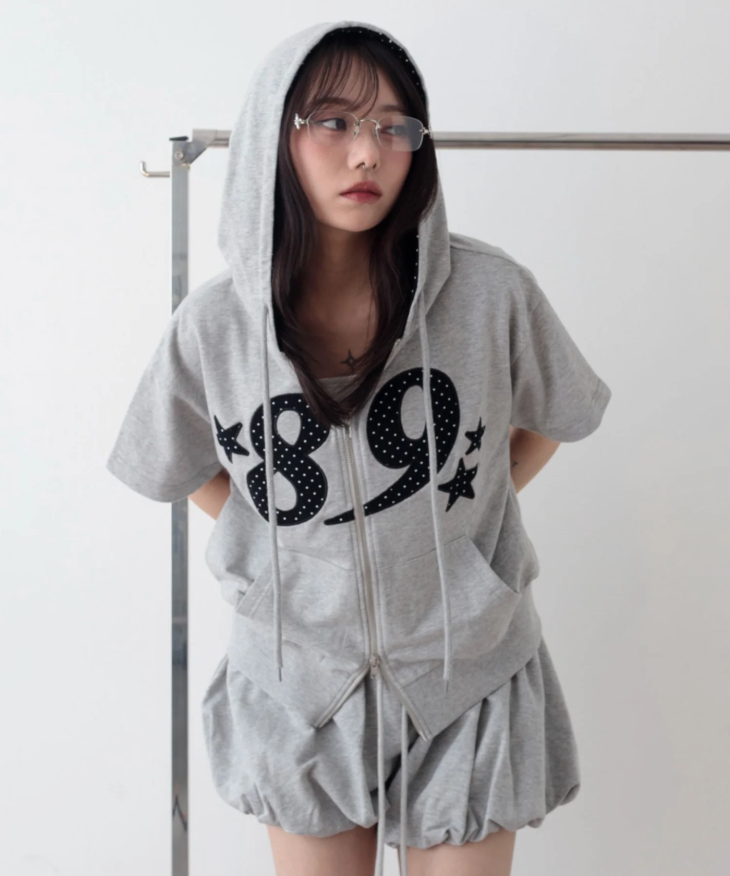 グラフィック半袖ZIPパーカー - Image 11