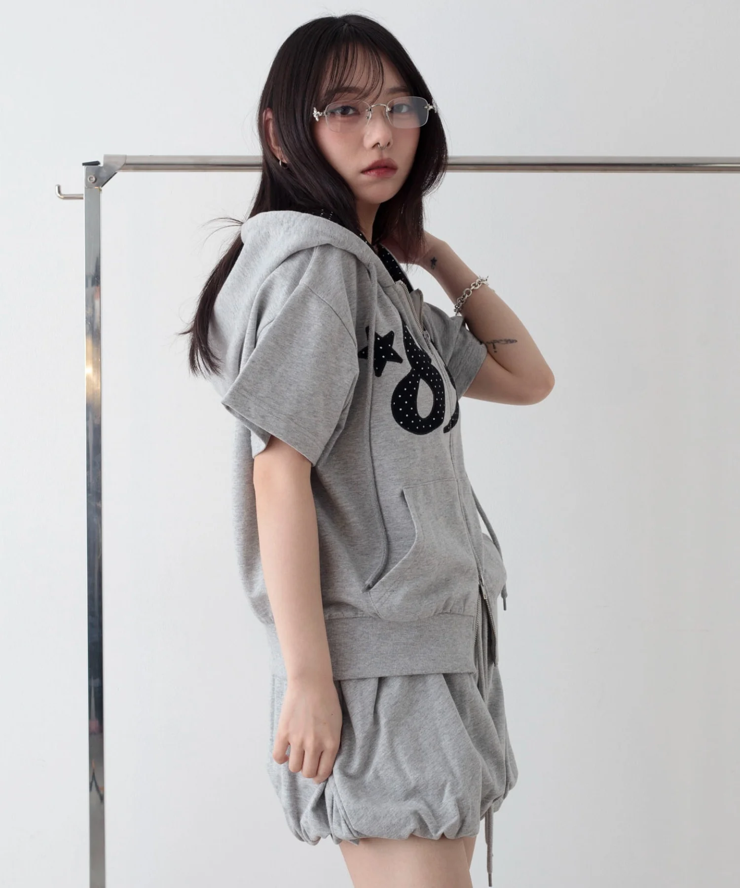 グラフィック半袖ZIPパーカー - Image 14