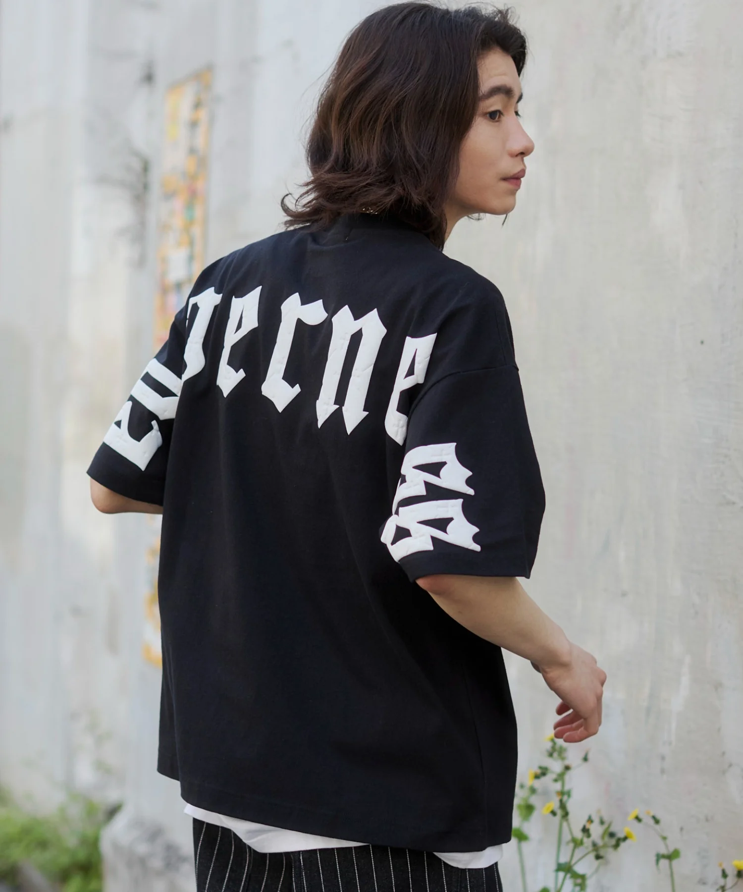 アクセ付きストレートライングラフィックT(SS) - Image 20