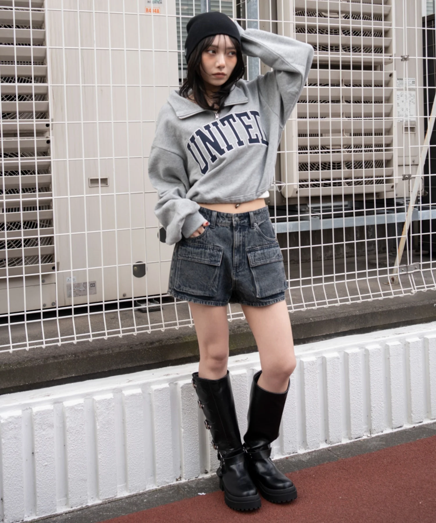 グラフィックハーフジップスウェット - Image 4