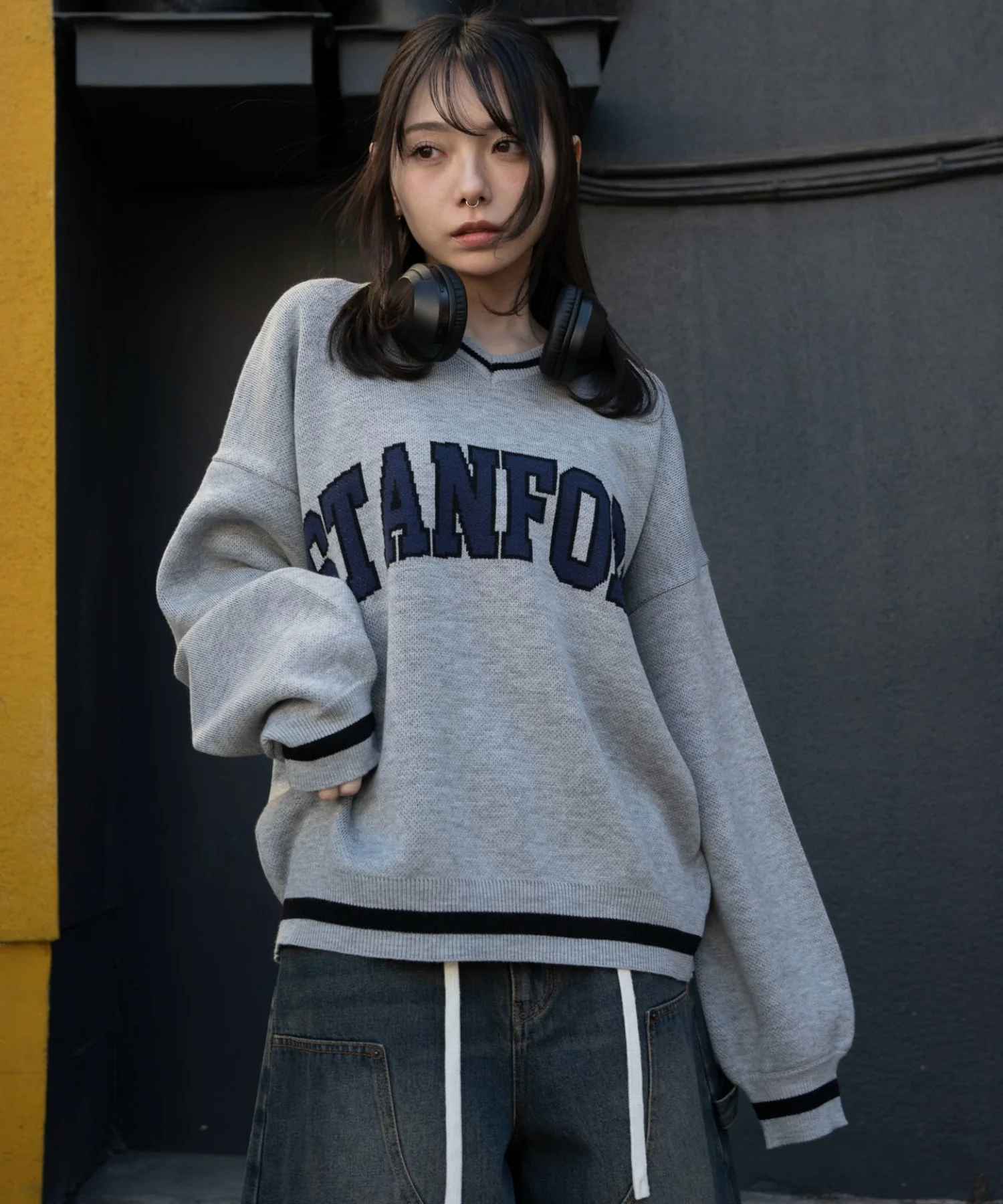 VネックグラフィックニットBIGプルオーバー - Image 3