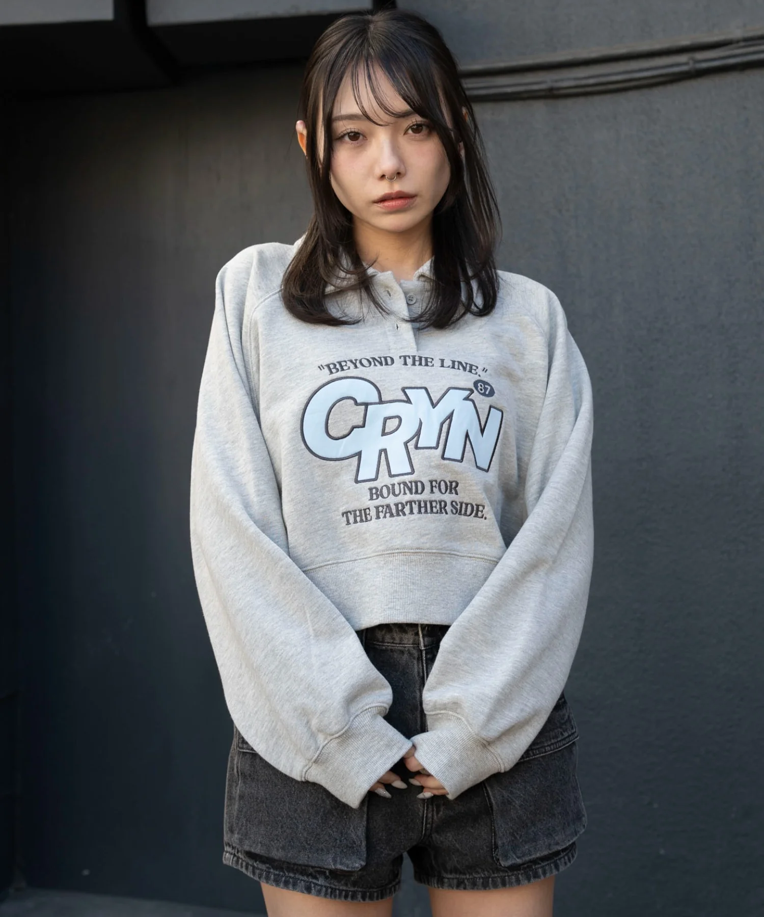 襟付きグラフィックショートスウェット - Image 12