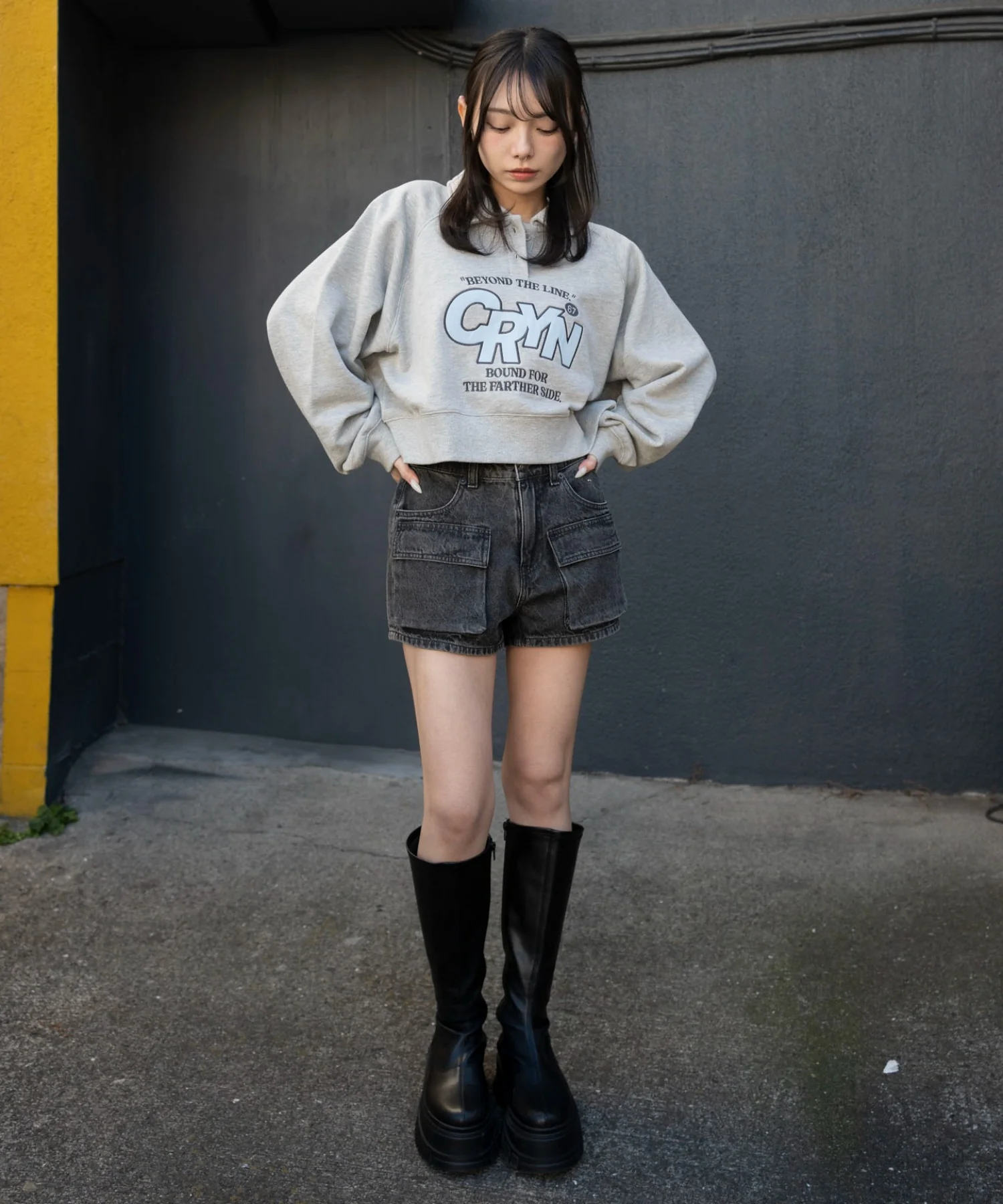 襟付きグラフィックショートスウェット - Image 4