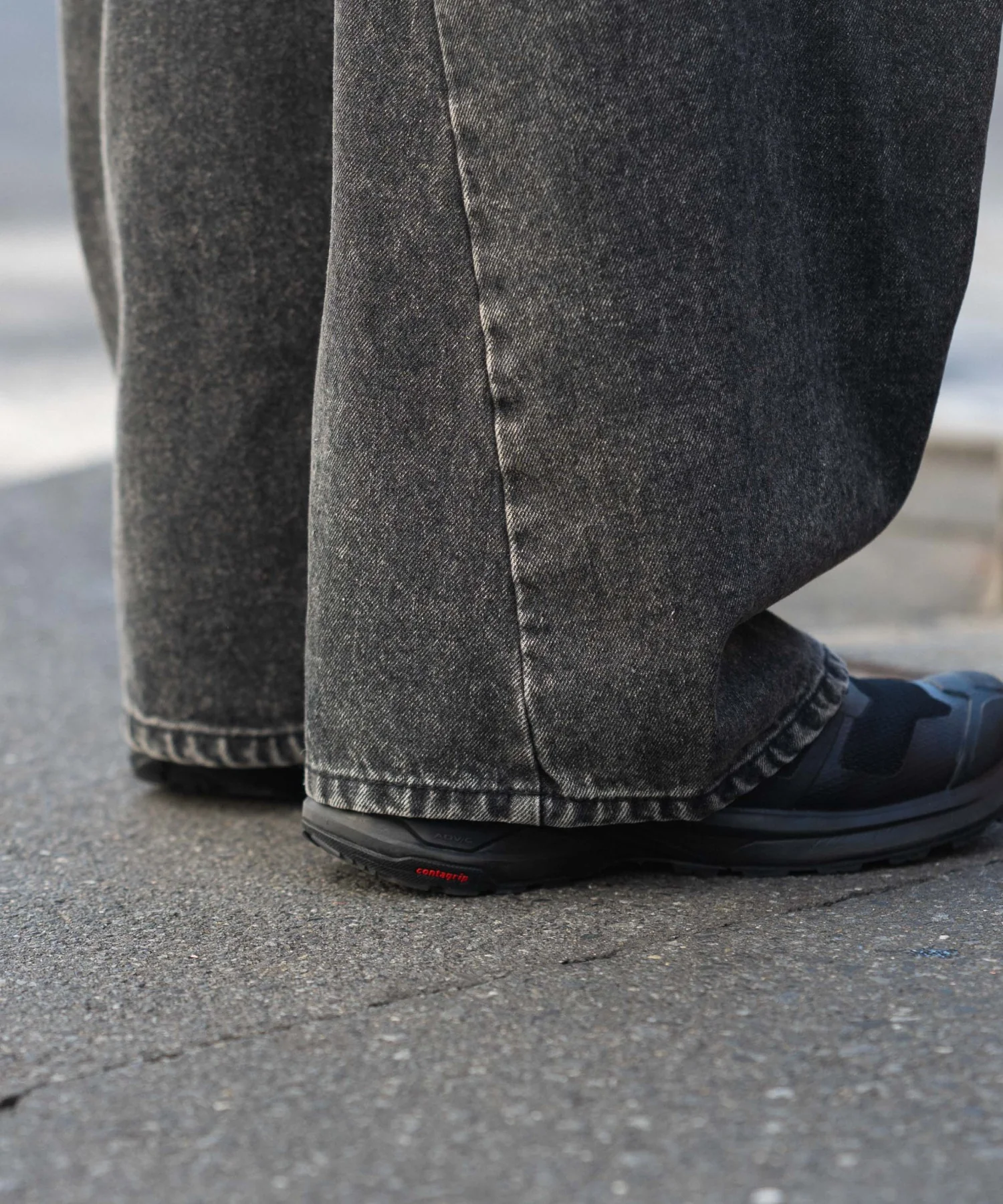 カバーフィットバルーンデニムパンツ - Image 13