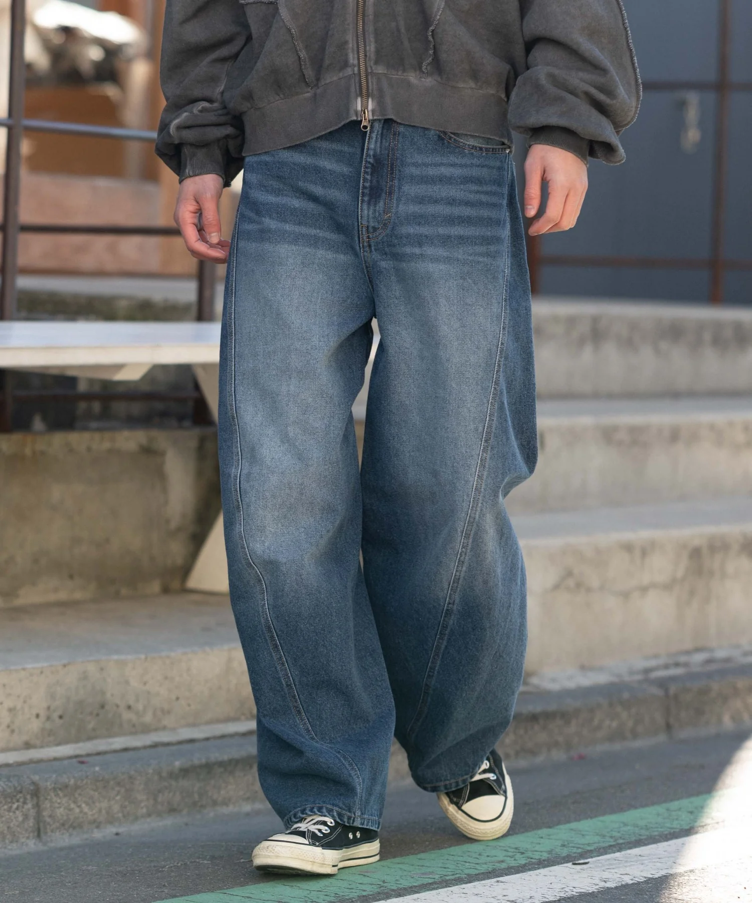 カバーフィットバルーンデニムパンツ - Image 18
