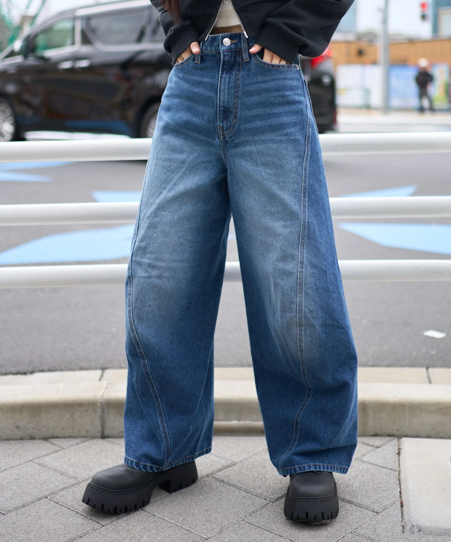 カバーフィットバルーンデニムパンツ - Image 22