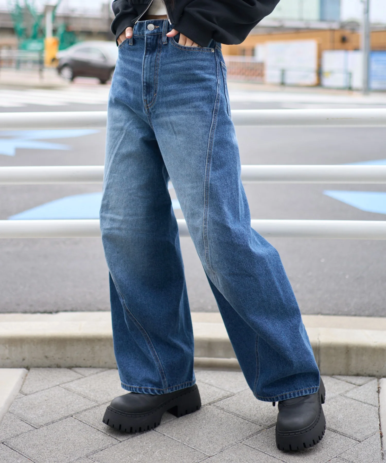 カバーフィットバルーンデニムパンツ - Image 23