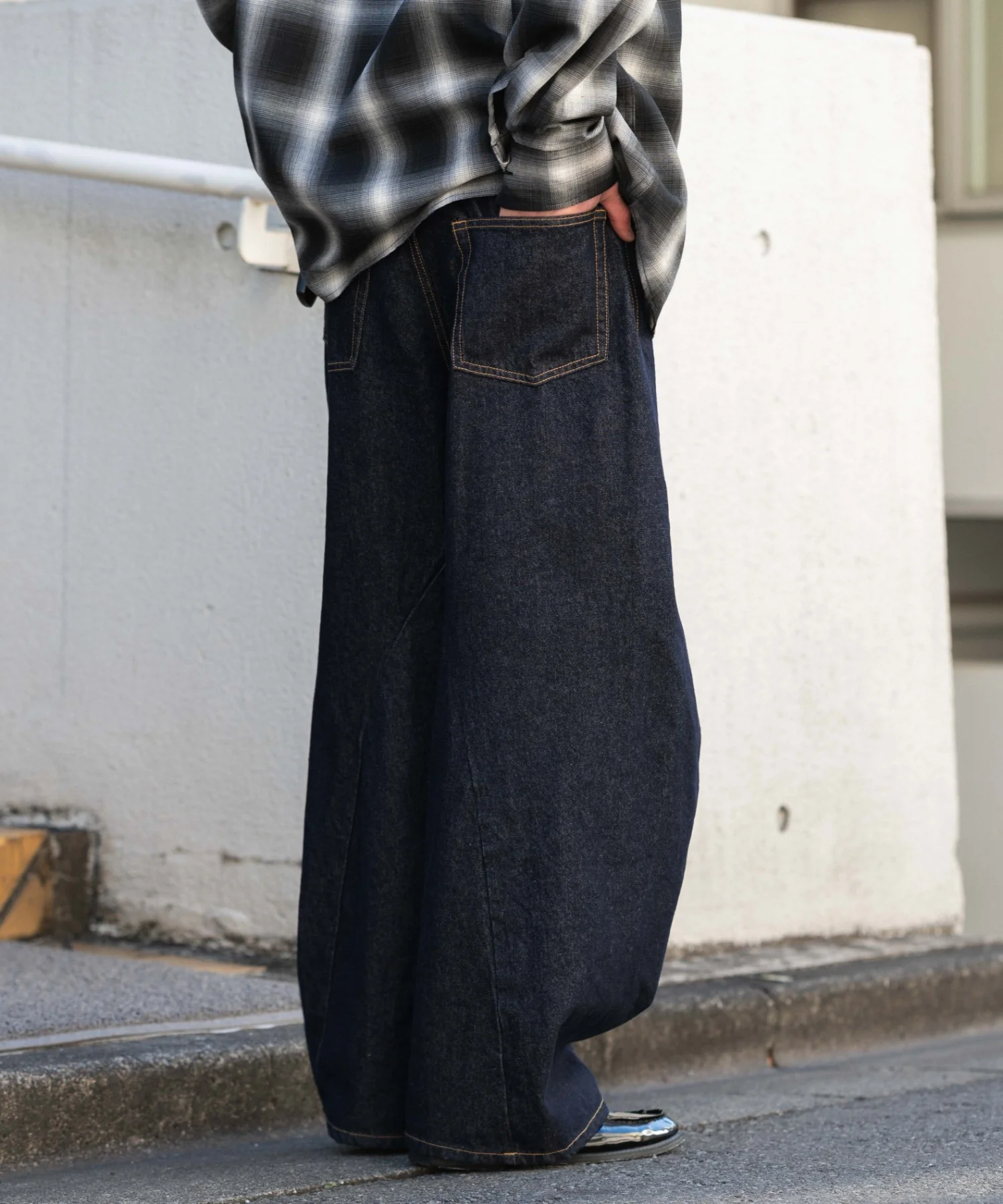 カバーフィットバルーンデニムパンツ - Image 28
