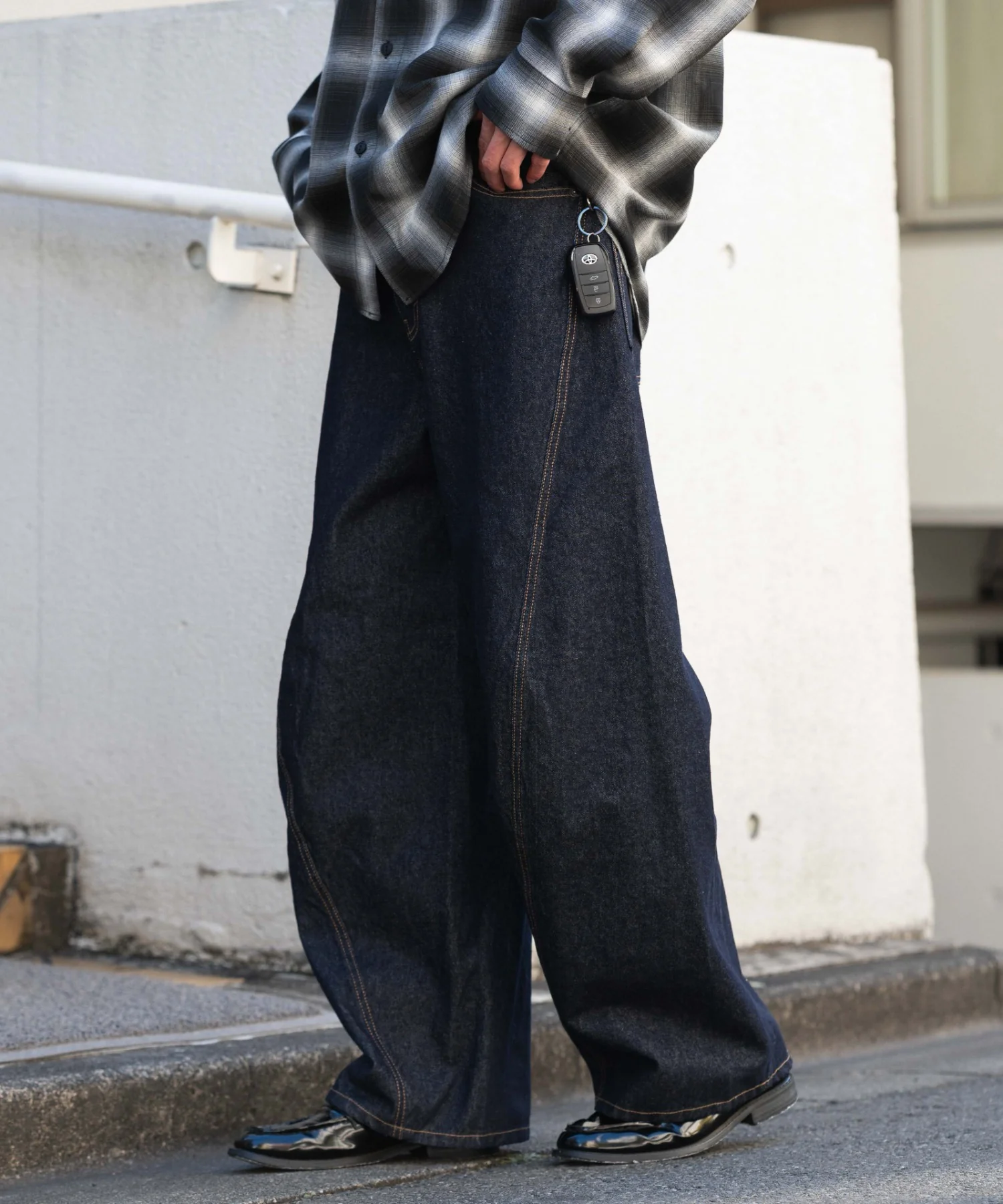 カバーフィットバルーンデニムパンツ - Image 3