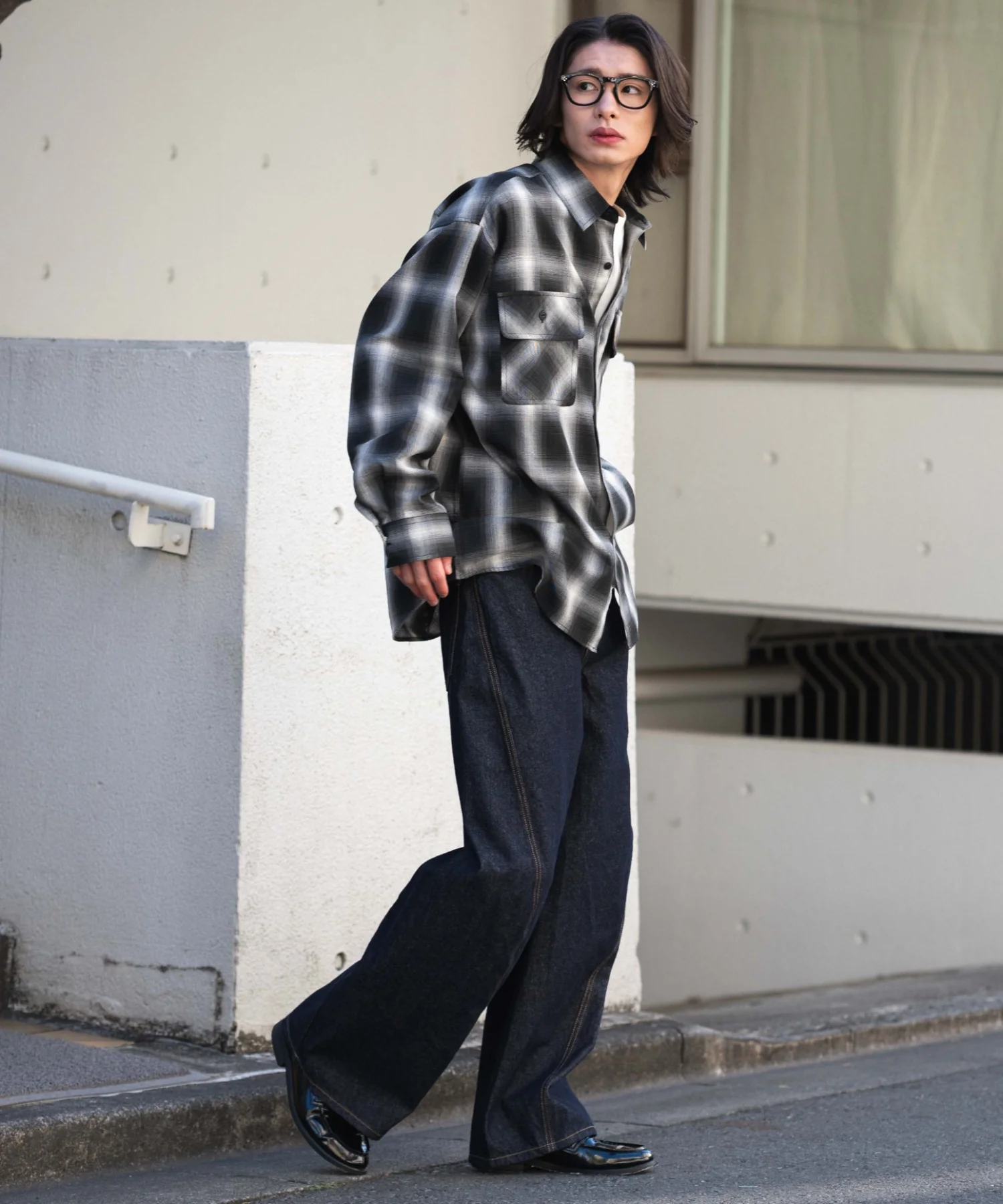 カバーフィットバルーンデニムパンツ - Image 30