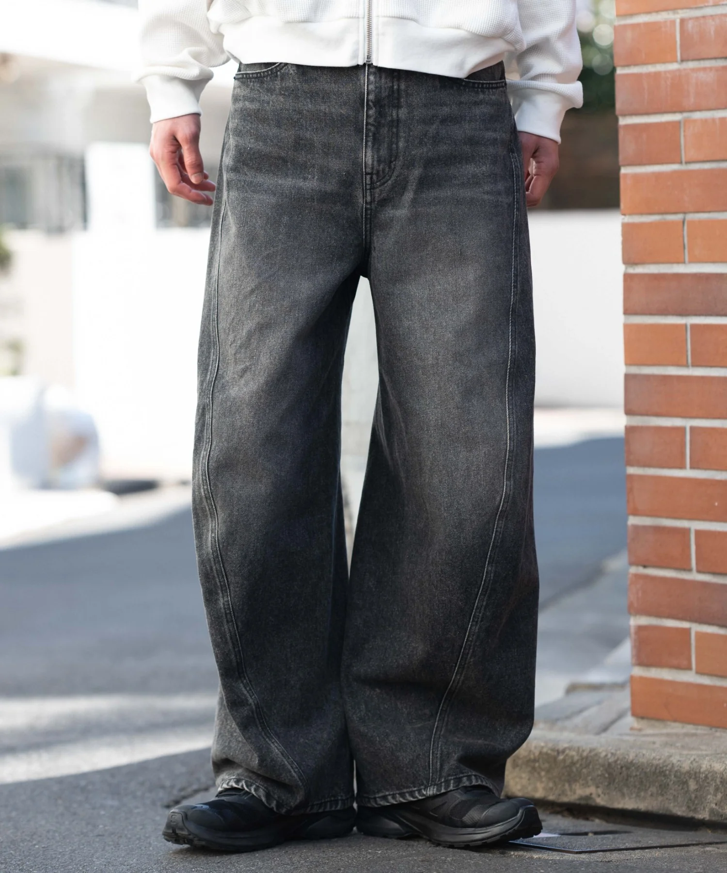 カバーフィットバルーンデニムパンツ - Image 4