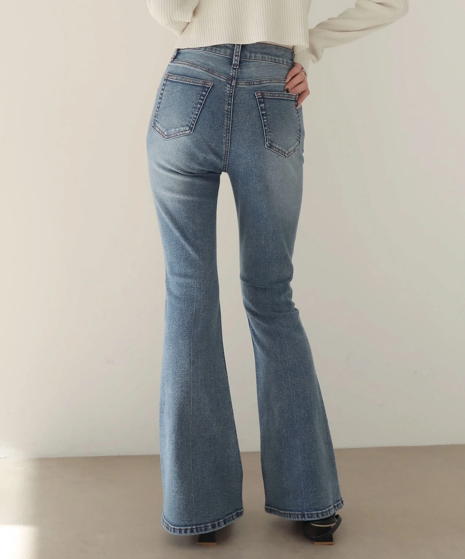 ストレッチフレアデニムパンツ - Image 16