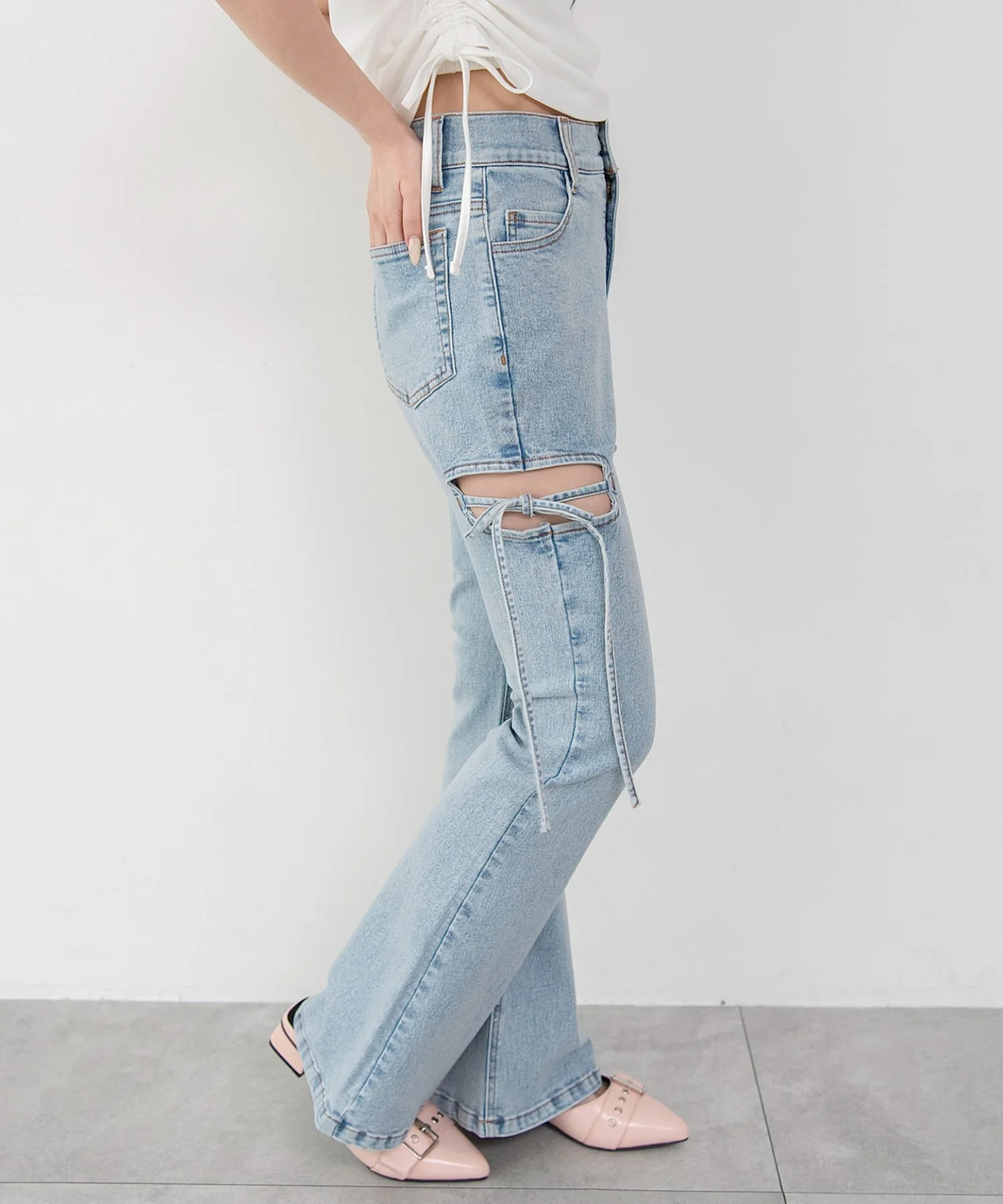 カットアウトリボンストレッチフレアデニムパンツ - Image 16