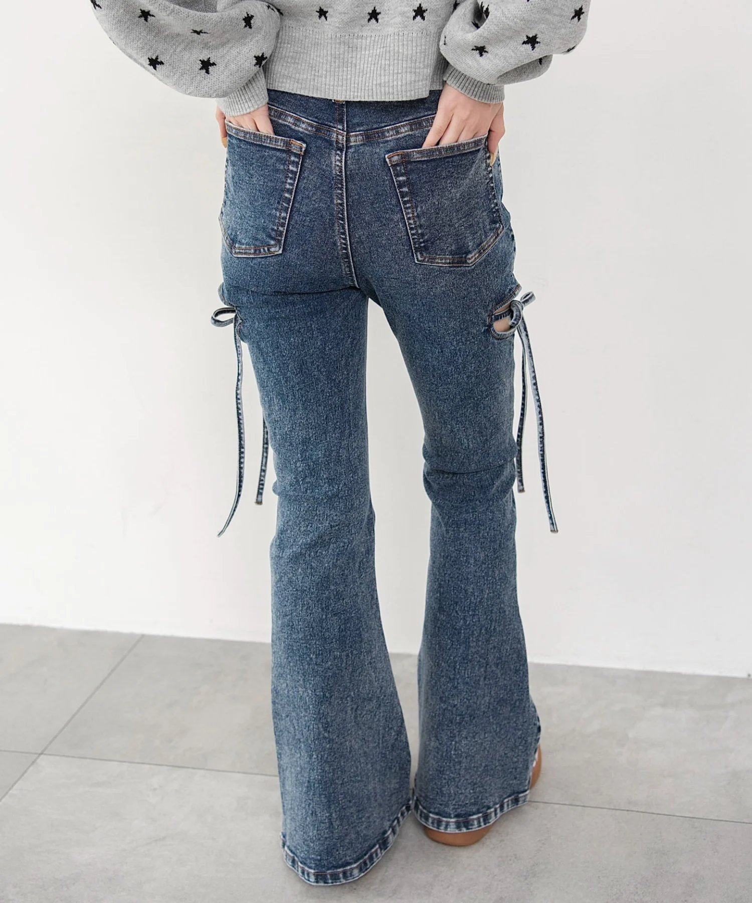 カットアウトリボンストレッチフレアデニムパンツ - Image 22