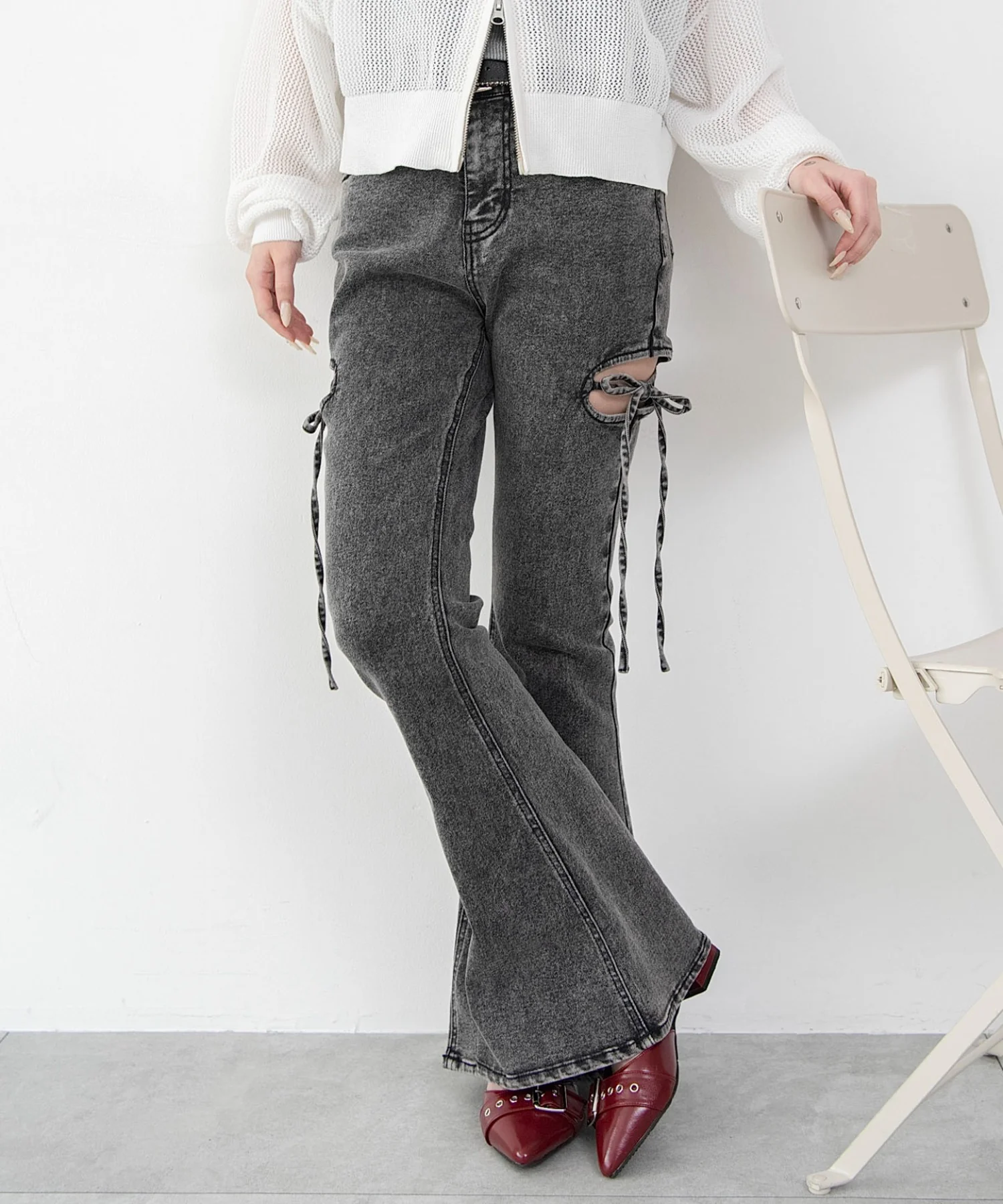 カットアウトリボンストレッチフレアデニムパンツ - Image 30