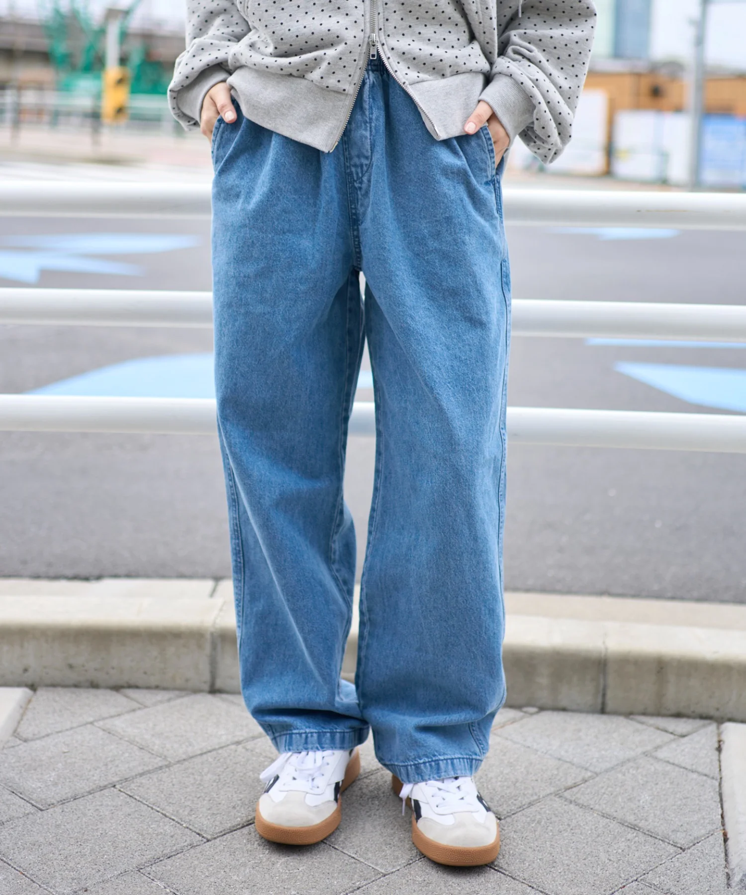 ユルフィットデニムイージーパンツ - Image 17