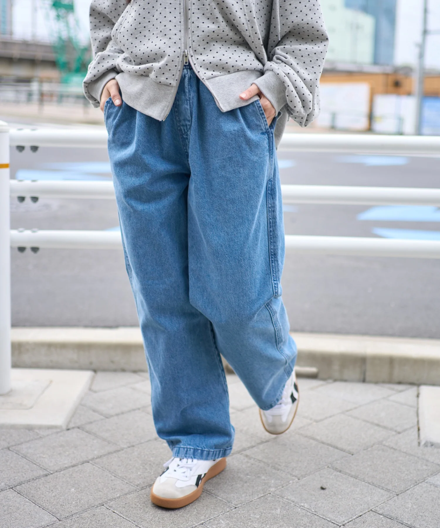 ユルフィットデニムイージーパンツ - Image 19