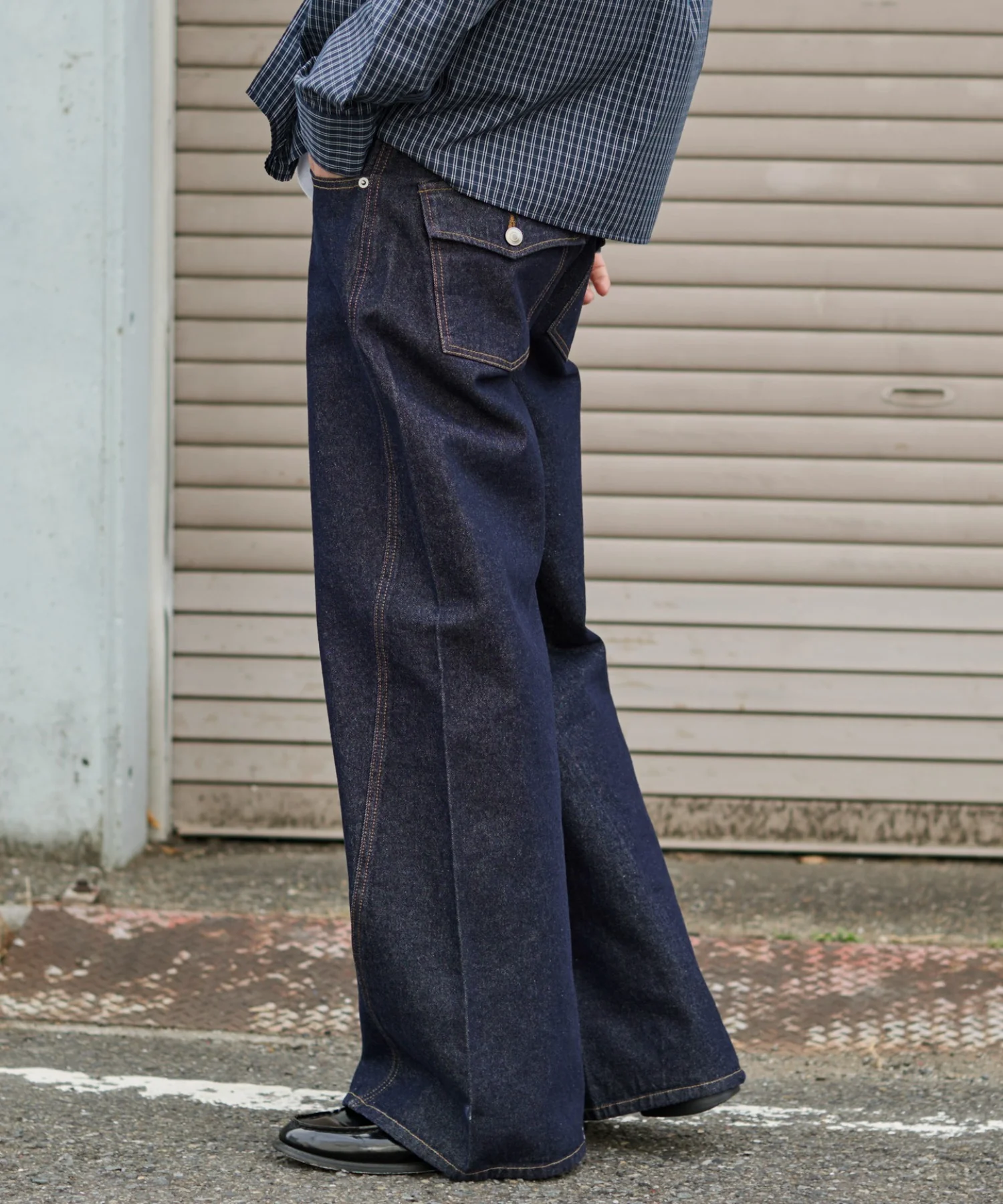 カバーフィットフラップデニムパンツ - Image 11