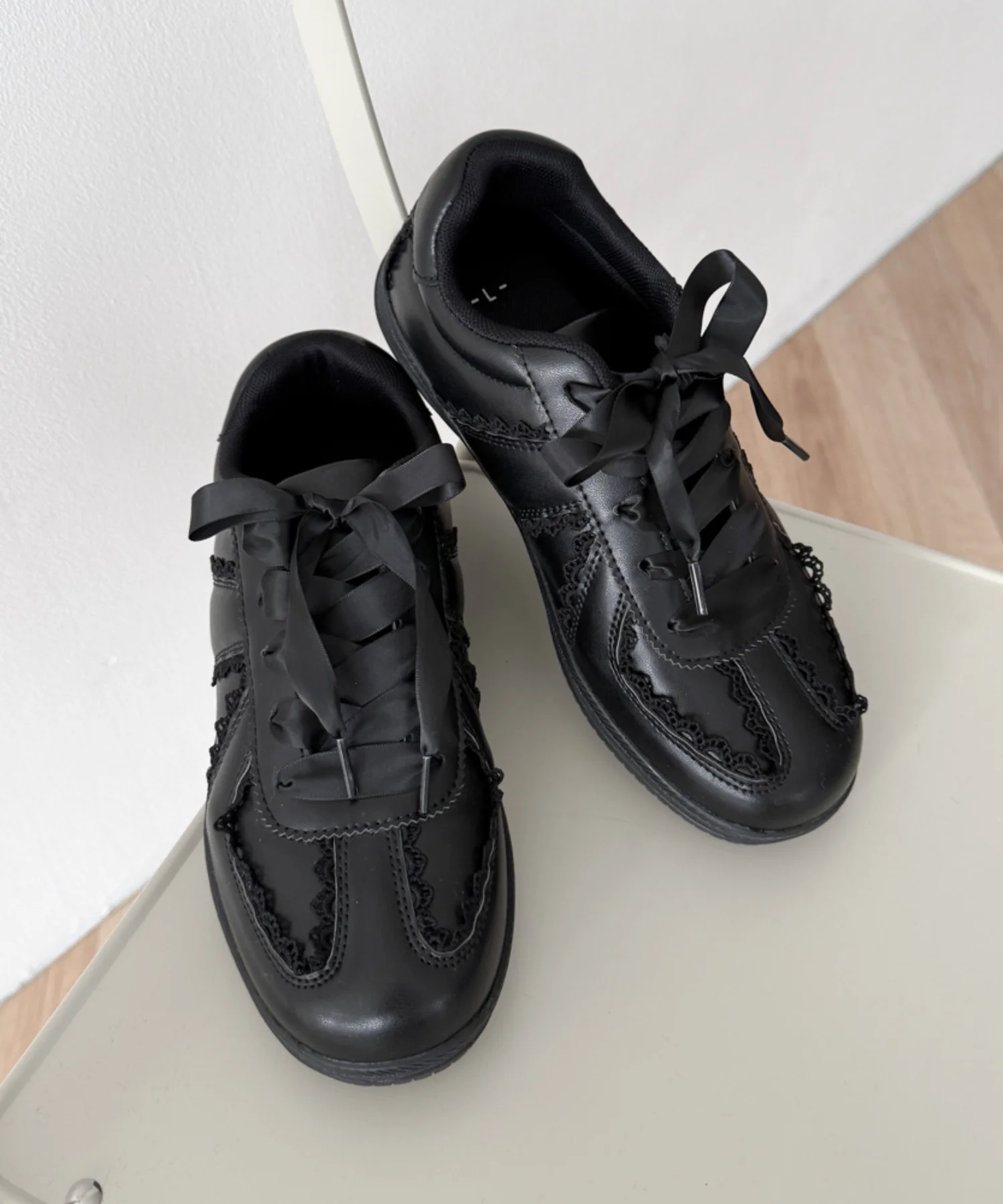 レースローカットスニーカー - Image 23