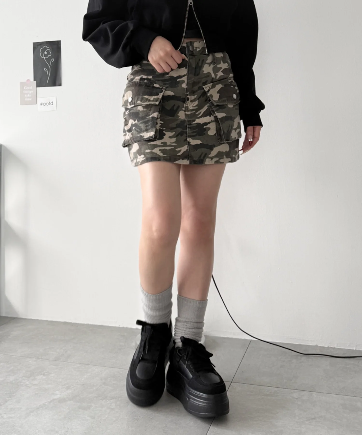 厚底ワイドシューレーススニーカー - Image 15