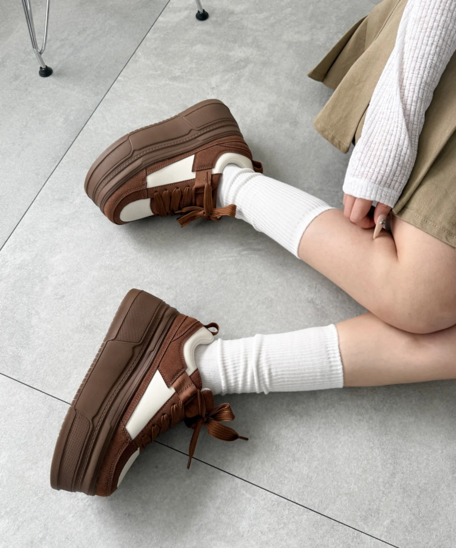 厚底ワイドシューレーススニーカー - Image 9