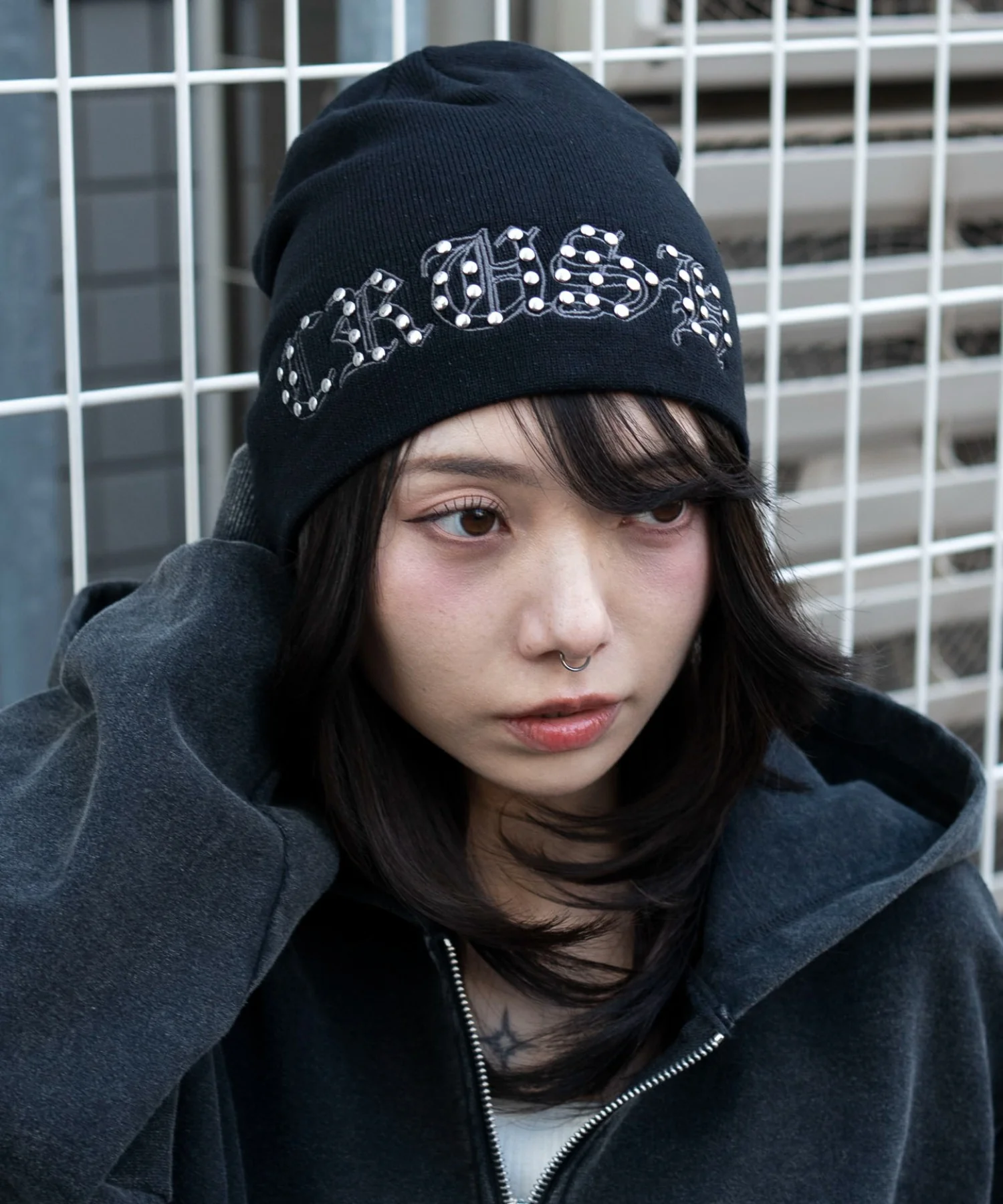 ロゴ刺繍スタッズビーニー - Image 6