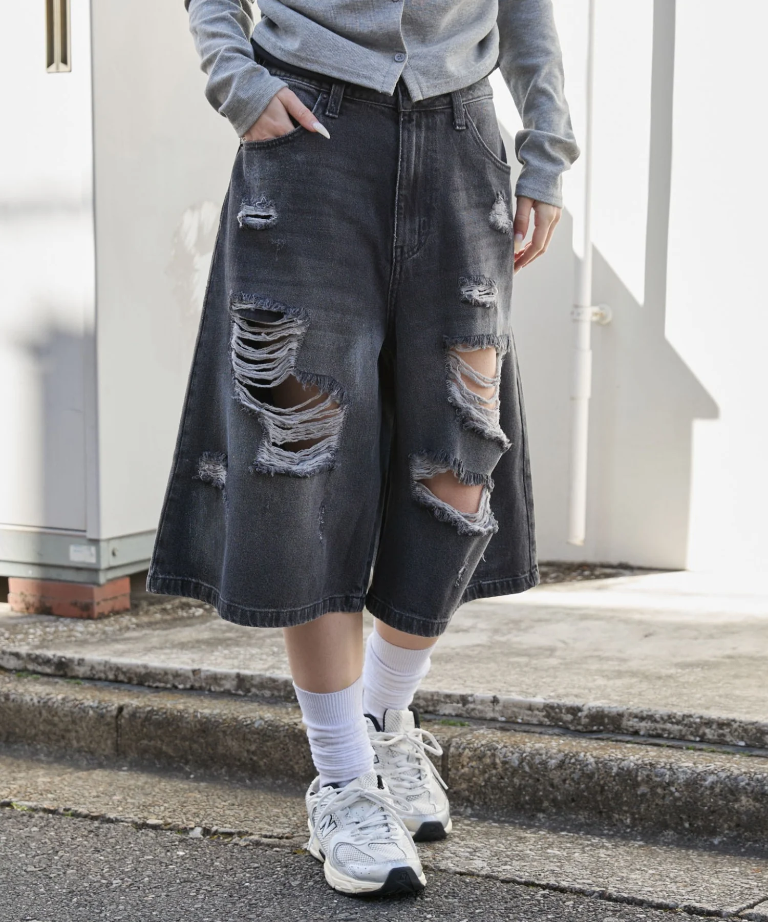 ダメージデニムハーフパンツ - Image 16