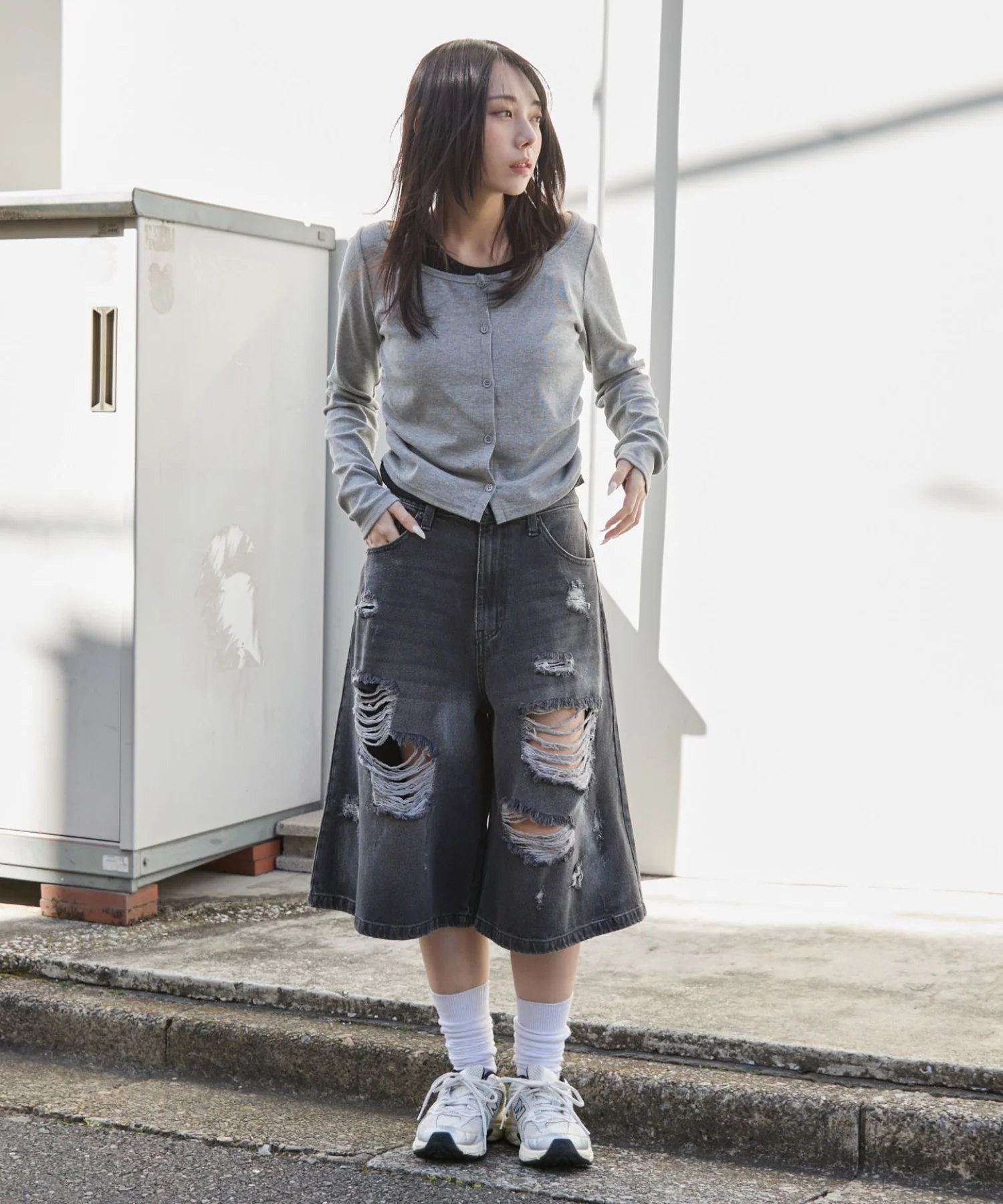 ダメージデニムハーフパンツ - Image 4