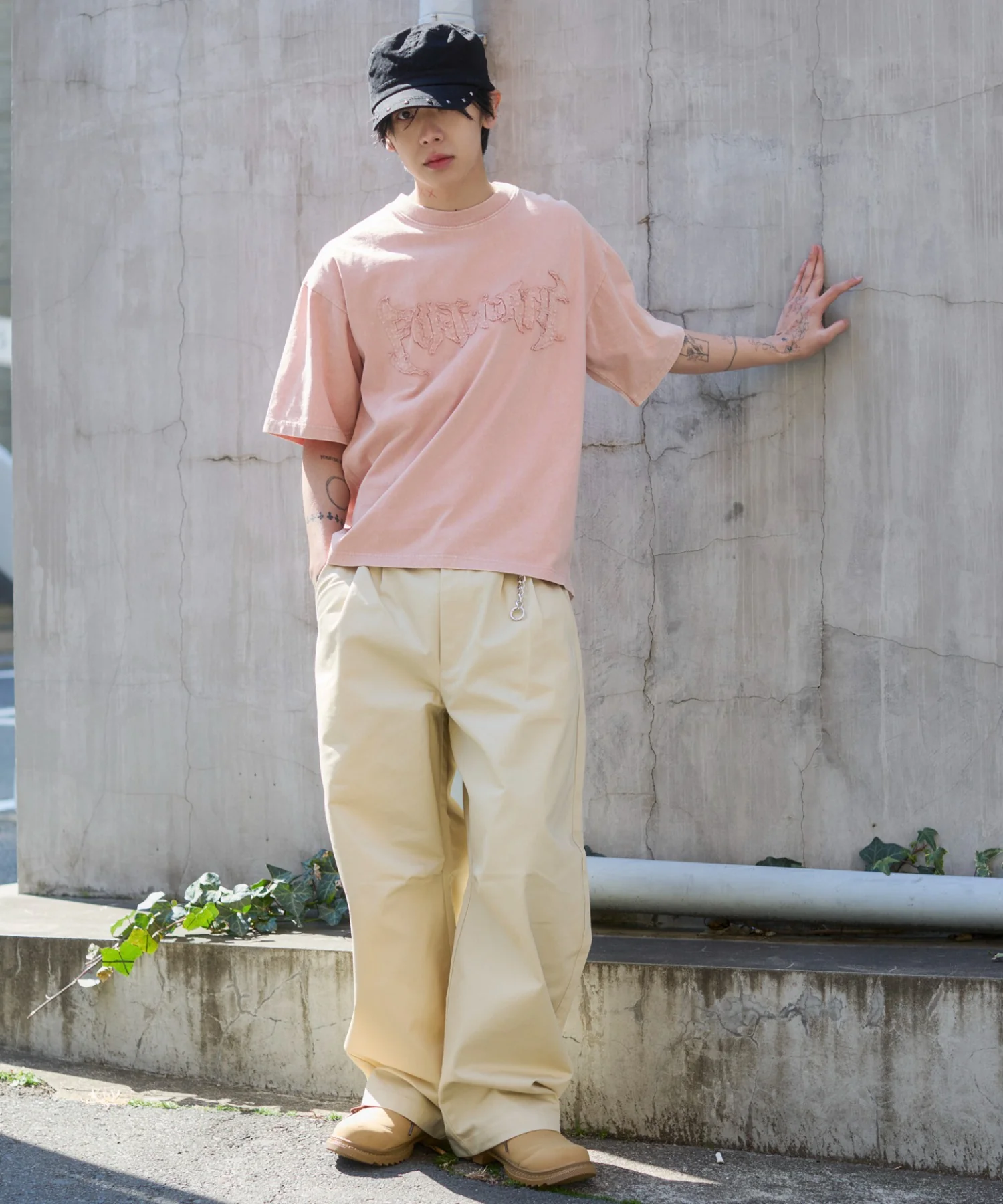 キーチャーム付きチノカーブパンツ - Image 13