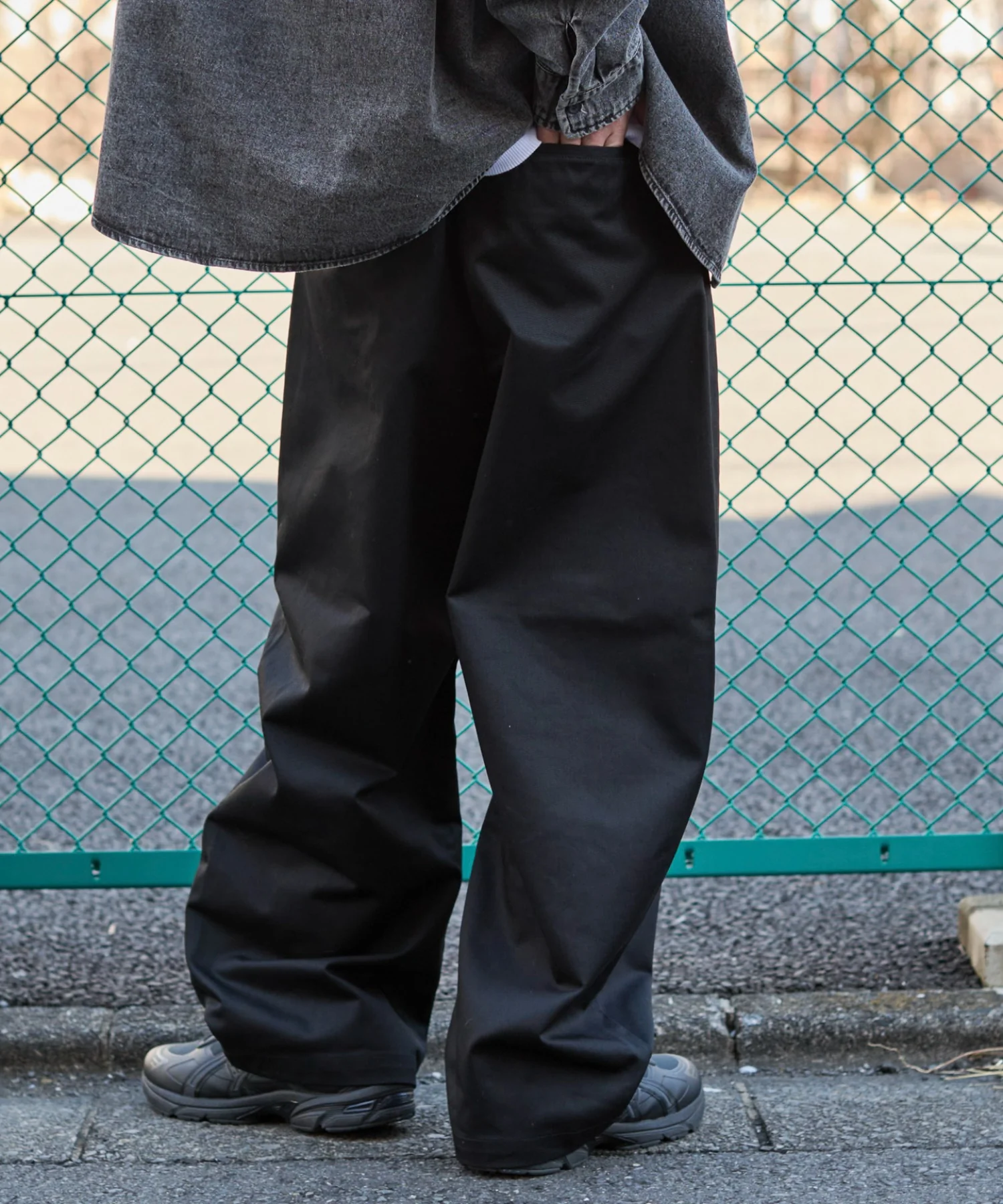 キーチャーム付きチノカーブパンツ - Image 14