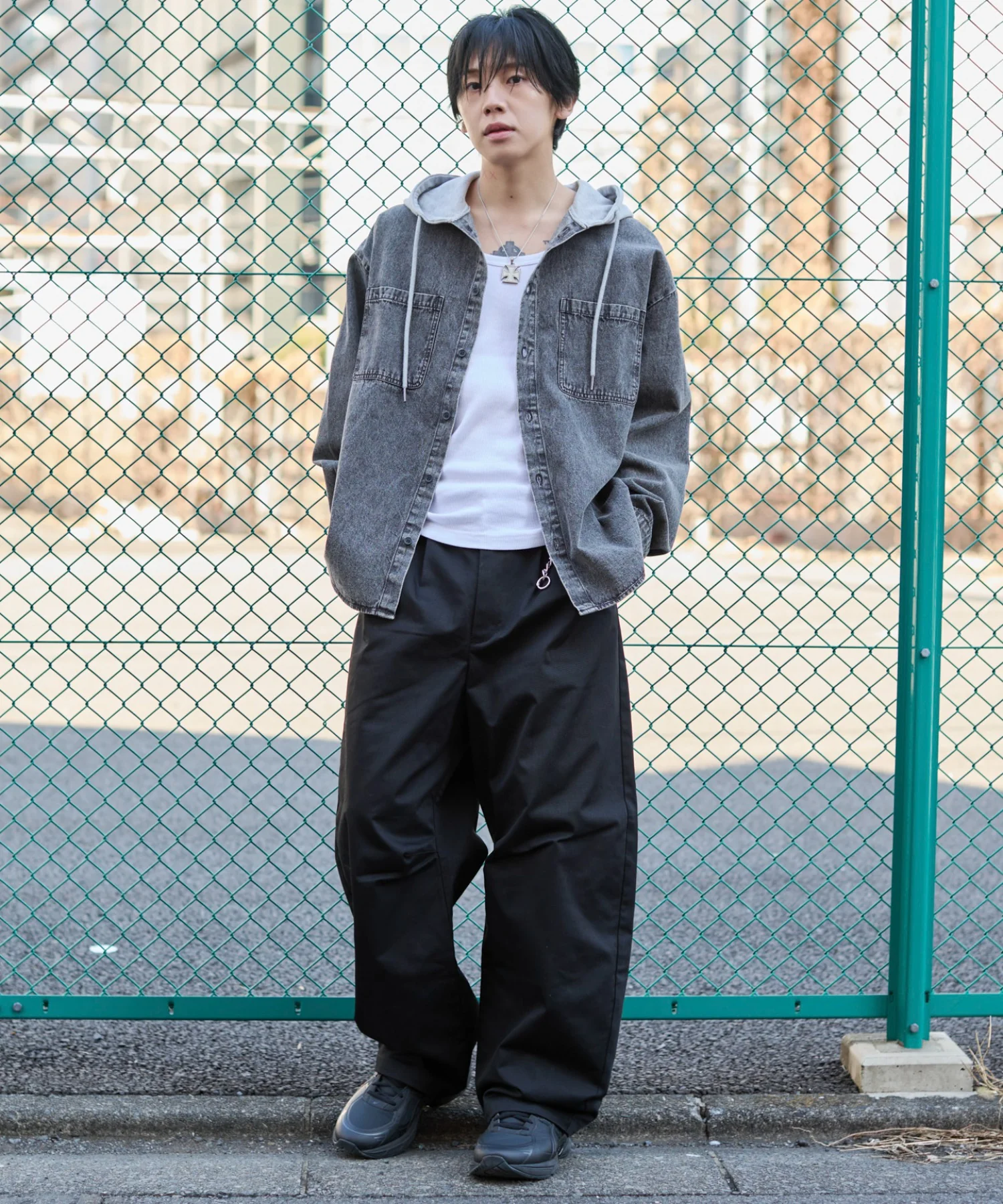 キーチャーム付きチノカーブパンツ - Image 17