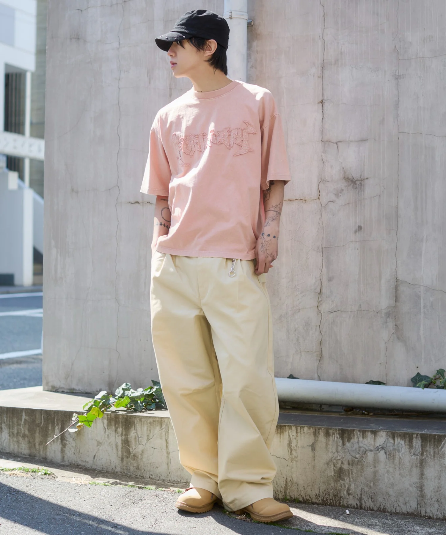 キーチャーム付きチノカーブパンツ - Image 3