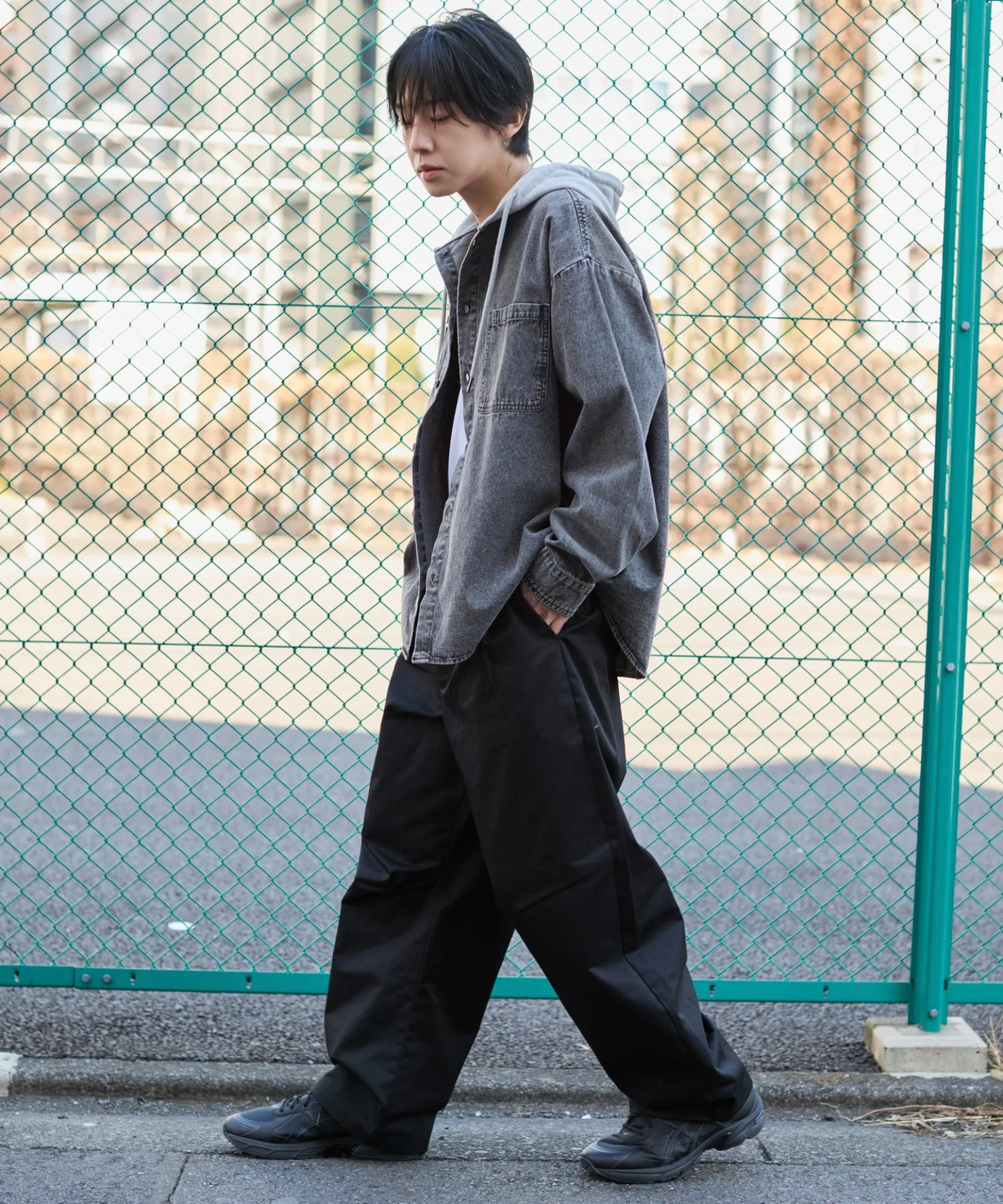 キーチャーム付きチノカーブパンツ - Image 4