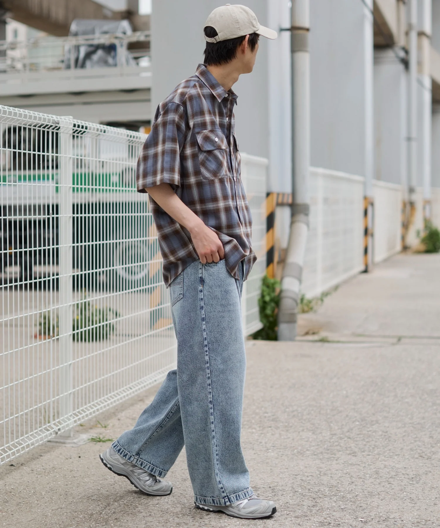 タックワイドストレートデニム - Image 14